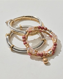 Filter by Bracelets