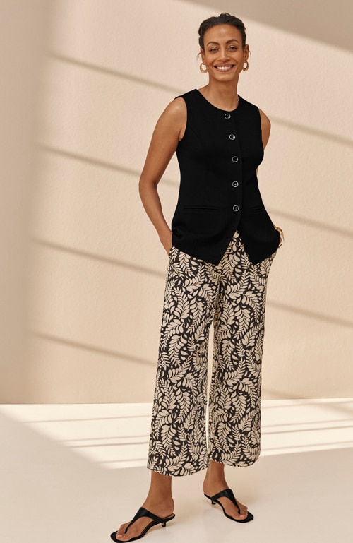 Shop our easy-care woven crops
