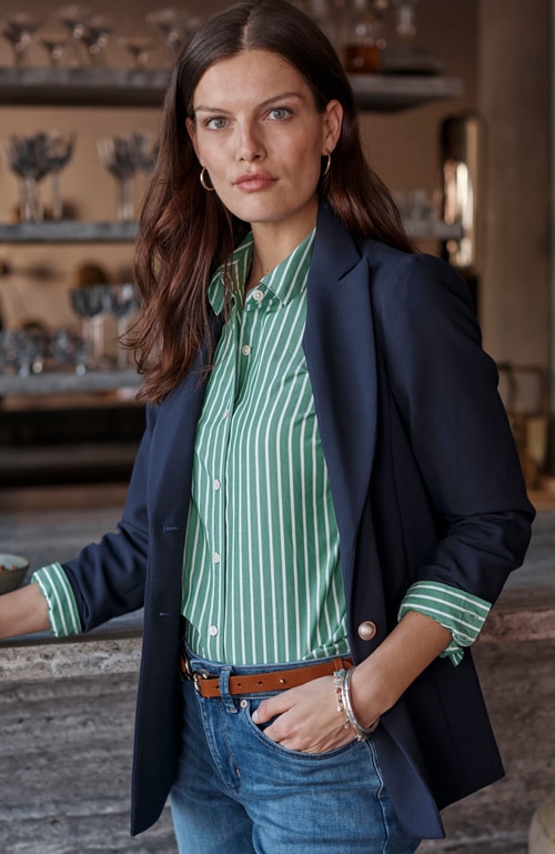 Shop our classic poplin shirt