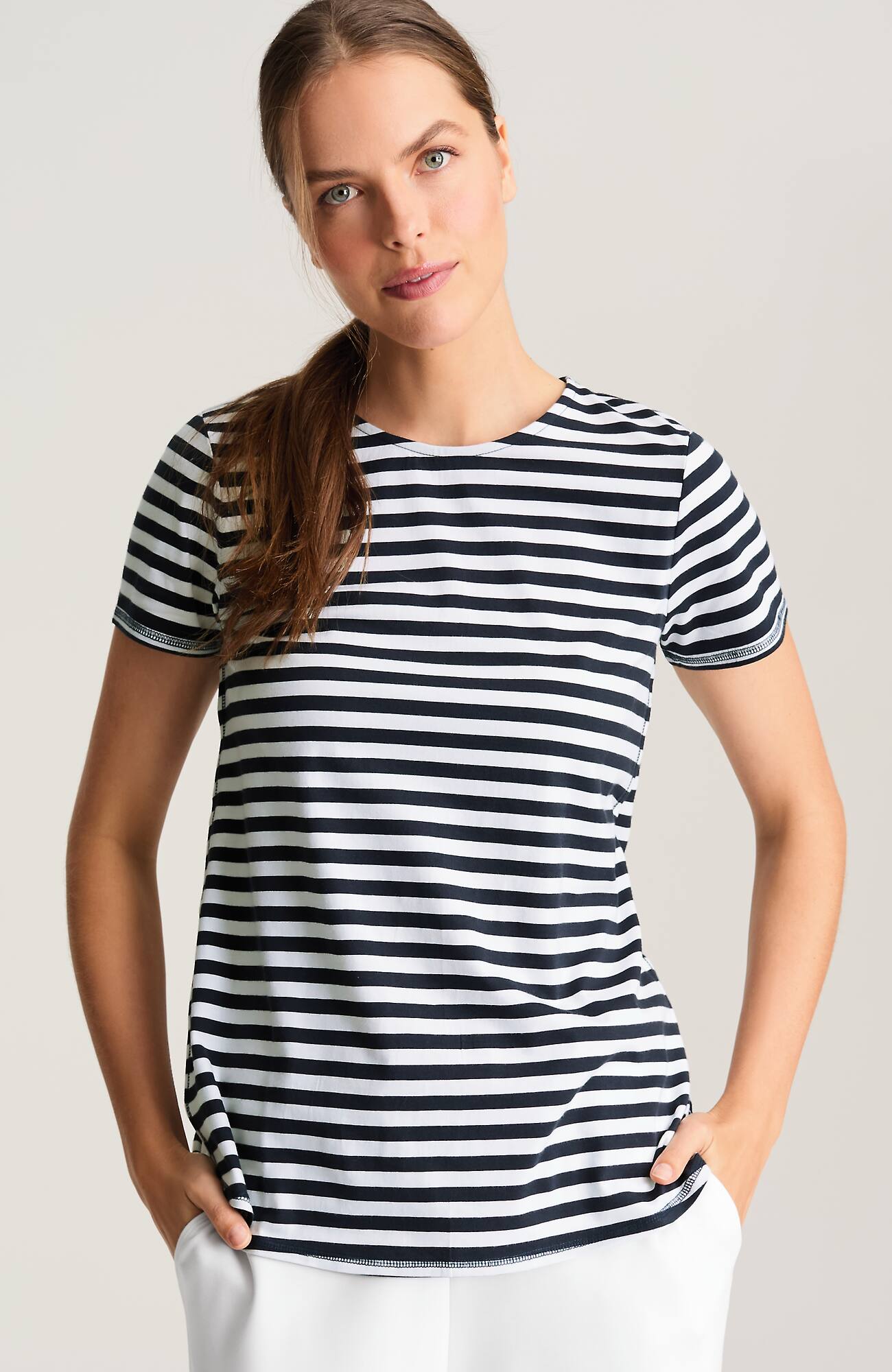 Jjill Petite Fit Progress Shirttail Tee In White/navy Blue