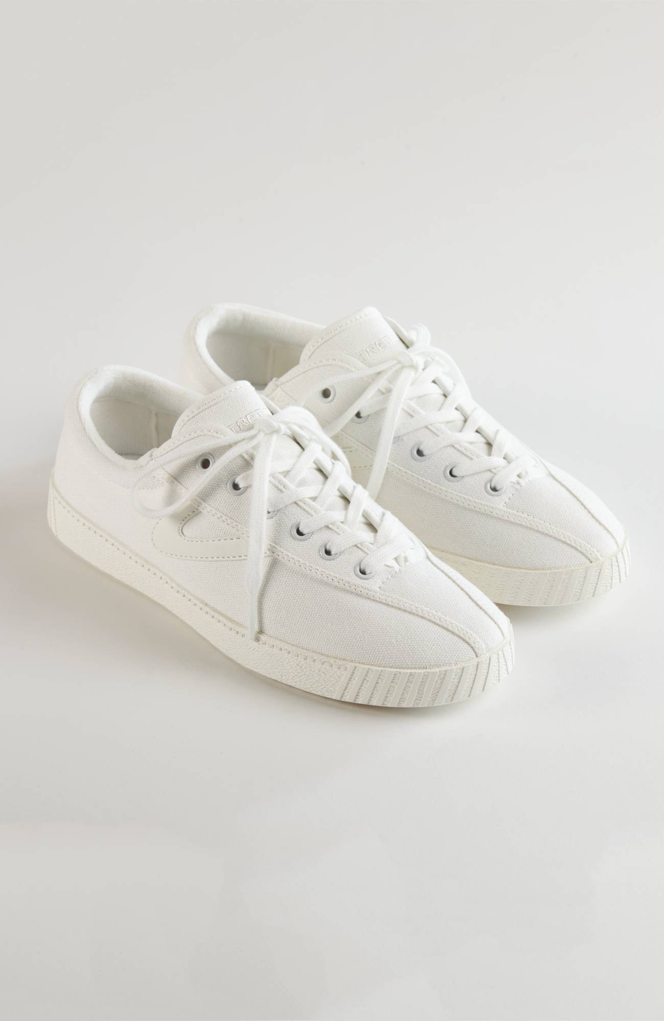 tretorn white canvas sneakers