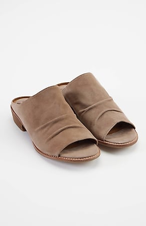 sofft netta flats