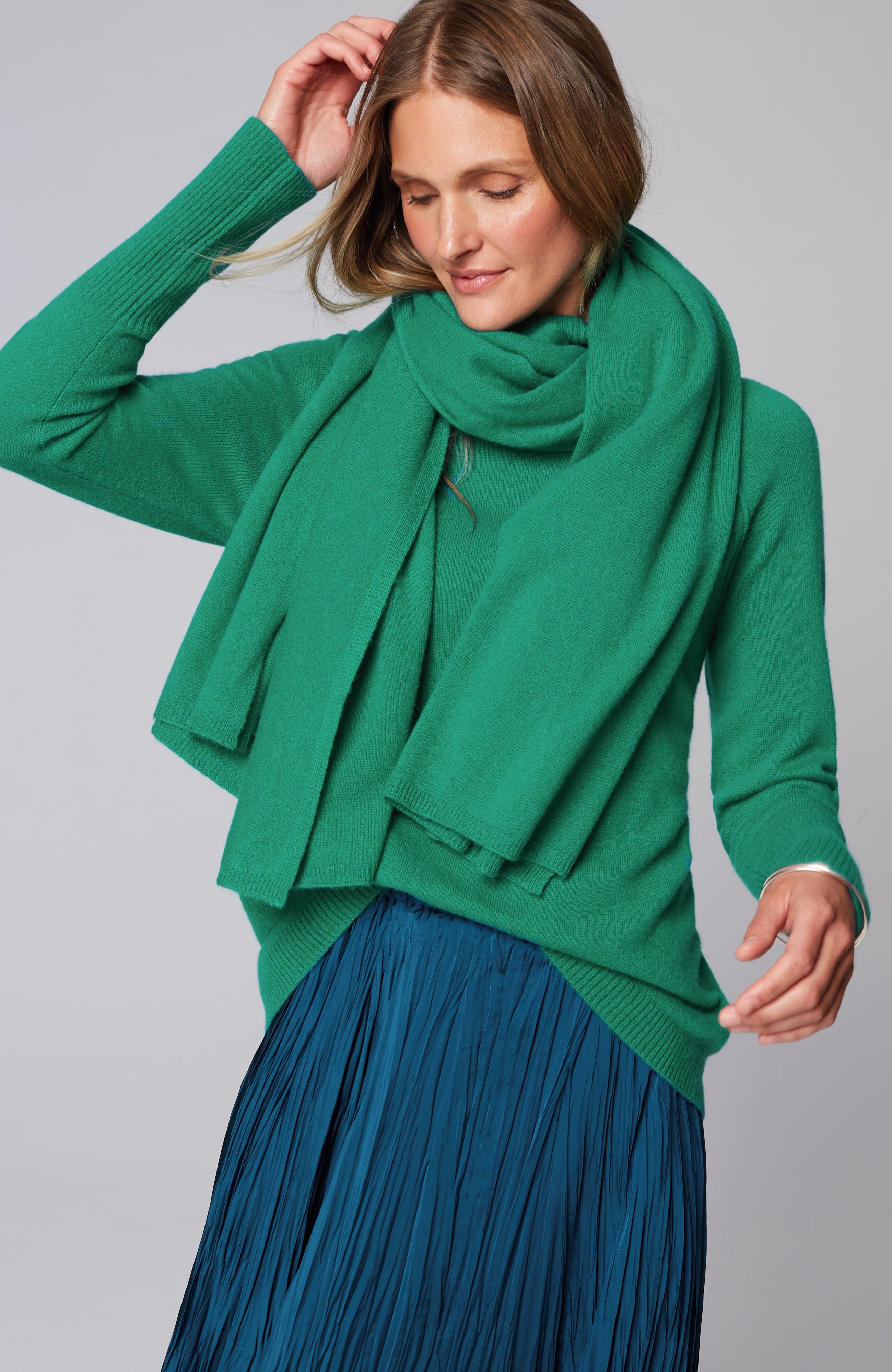 小物 HERILL for everyone cashmere neckwarmer everyone 新作アイテムが国内1月3日に発売。COMESANDGOESと