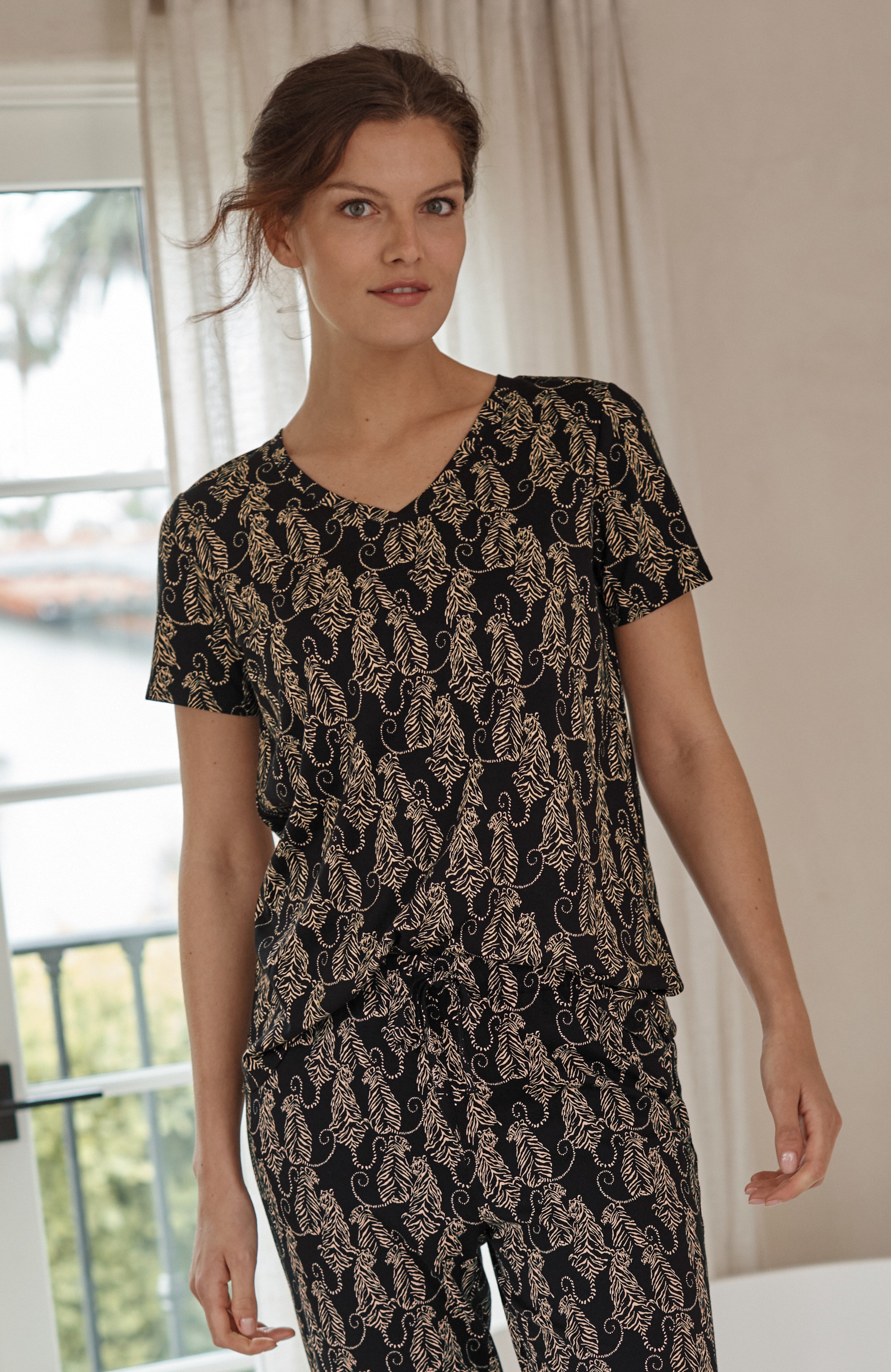 Sleep Ultrasoft V-Neck Tee