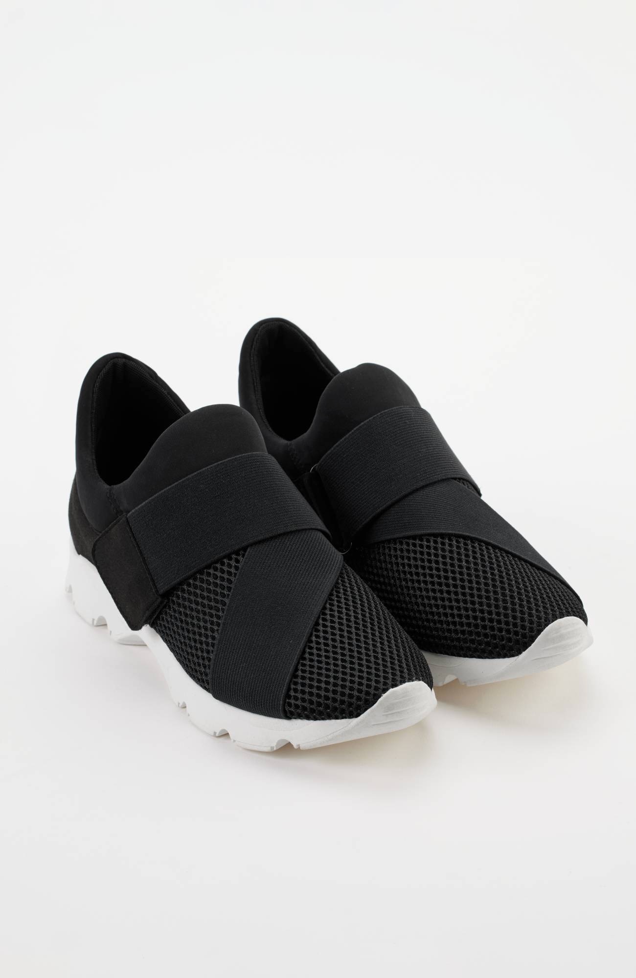 Fit Cross Strap Sneaker