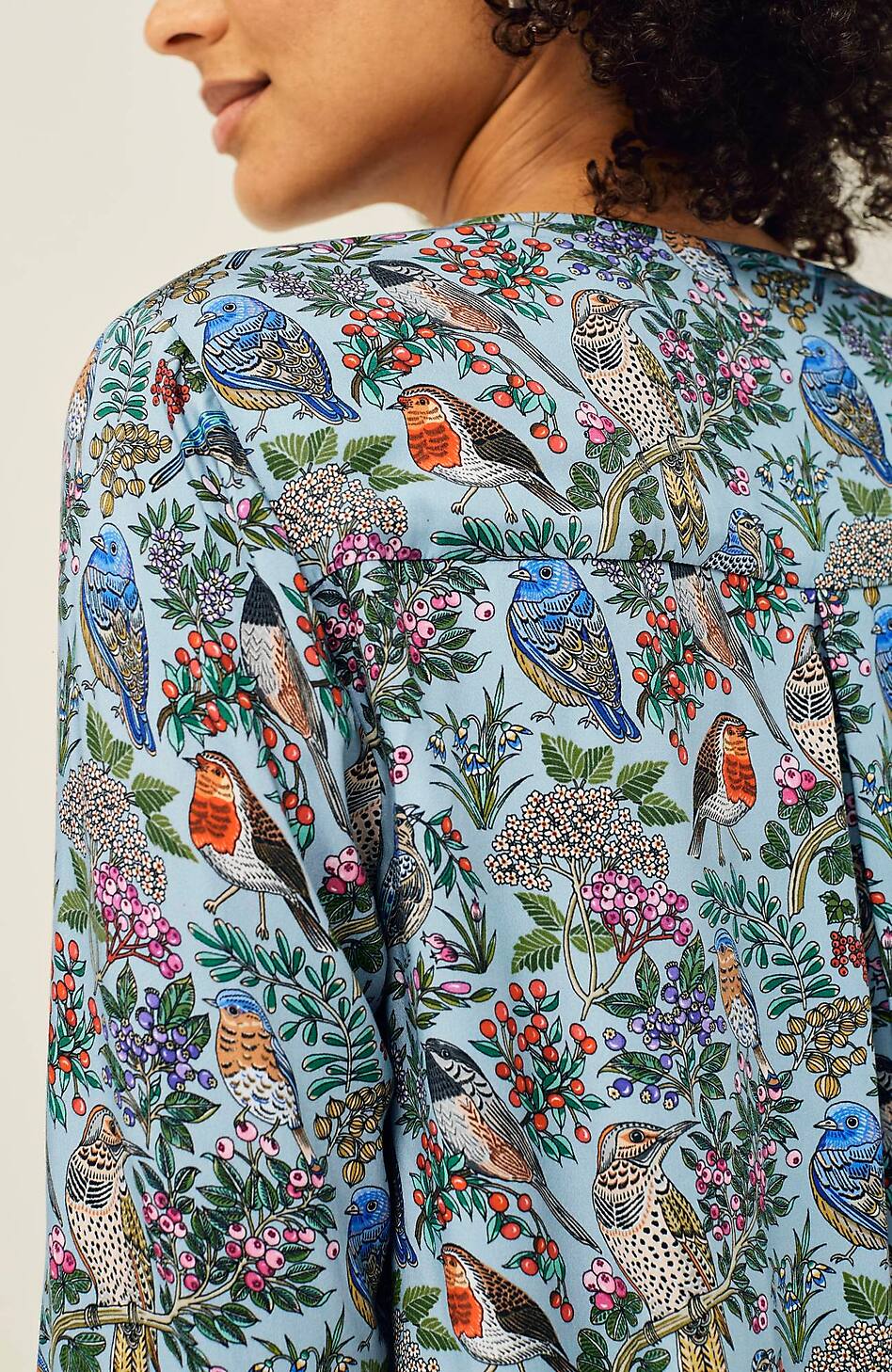 Jjill J.jill Perched Birds Printed Popover In Misty Blue Vibrant Menagerie