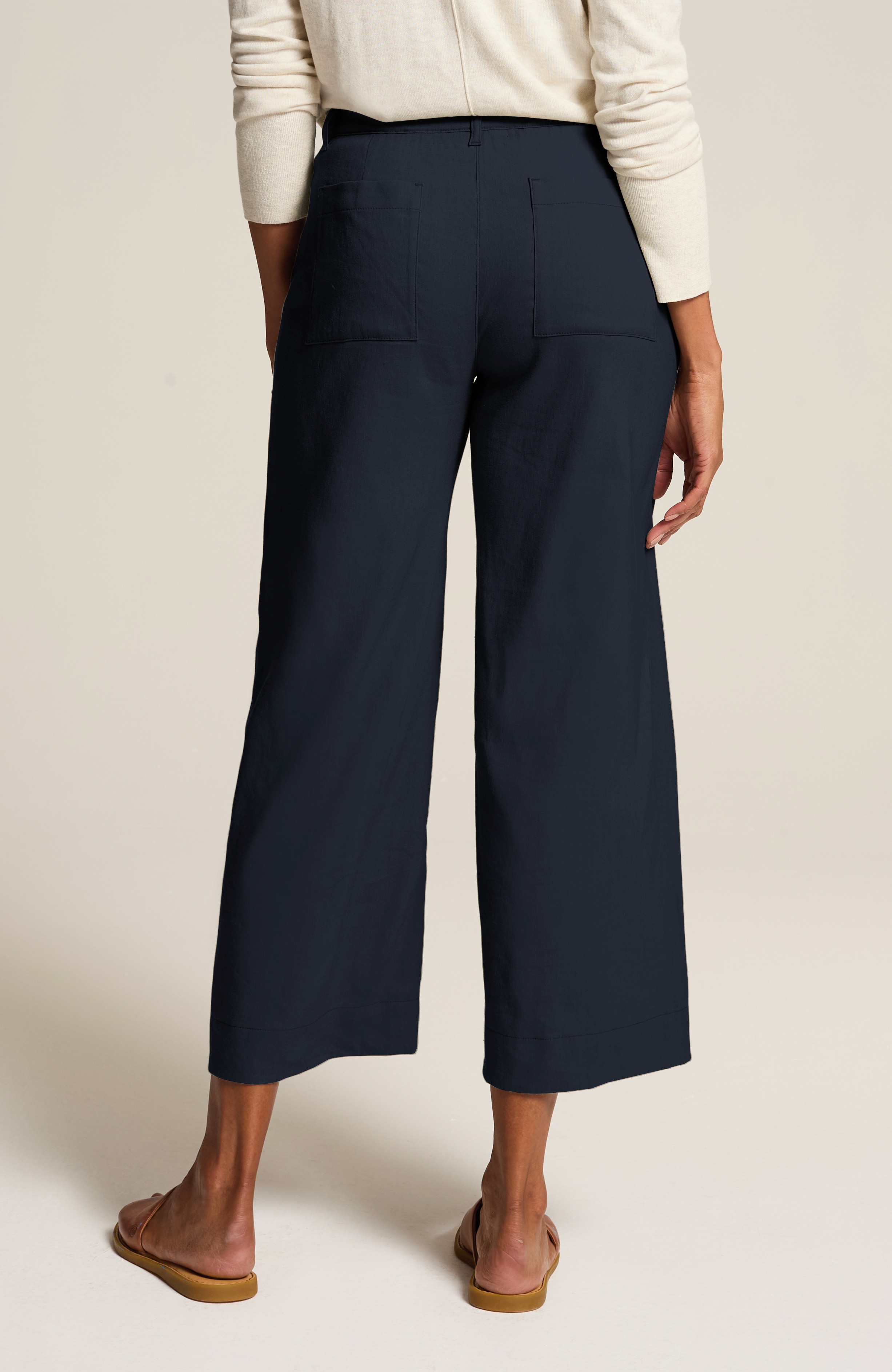 linen-stretch patch-pocket crops