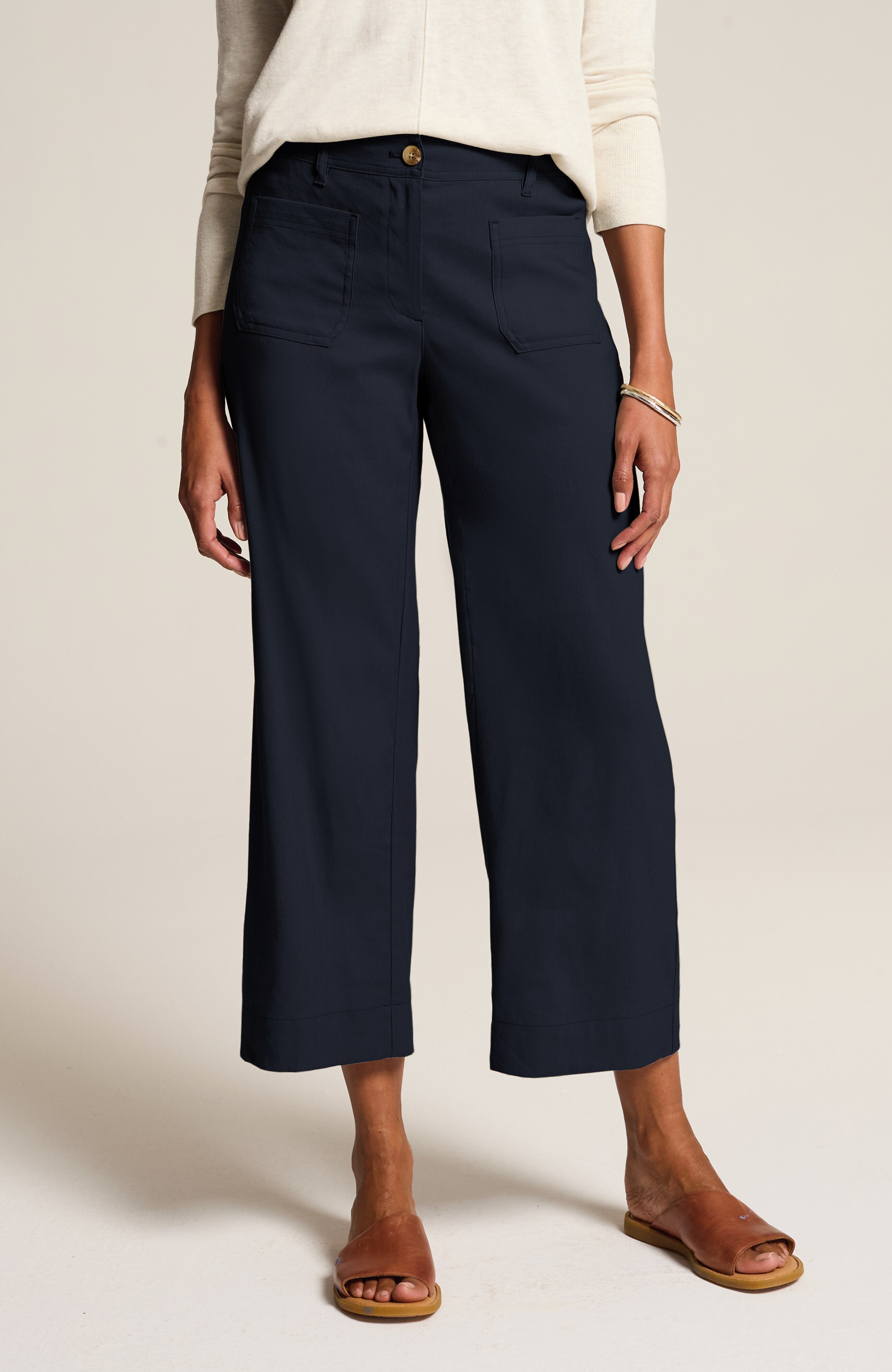 linen-stretch patch-pocket crops