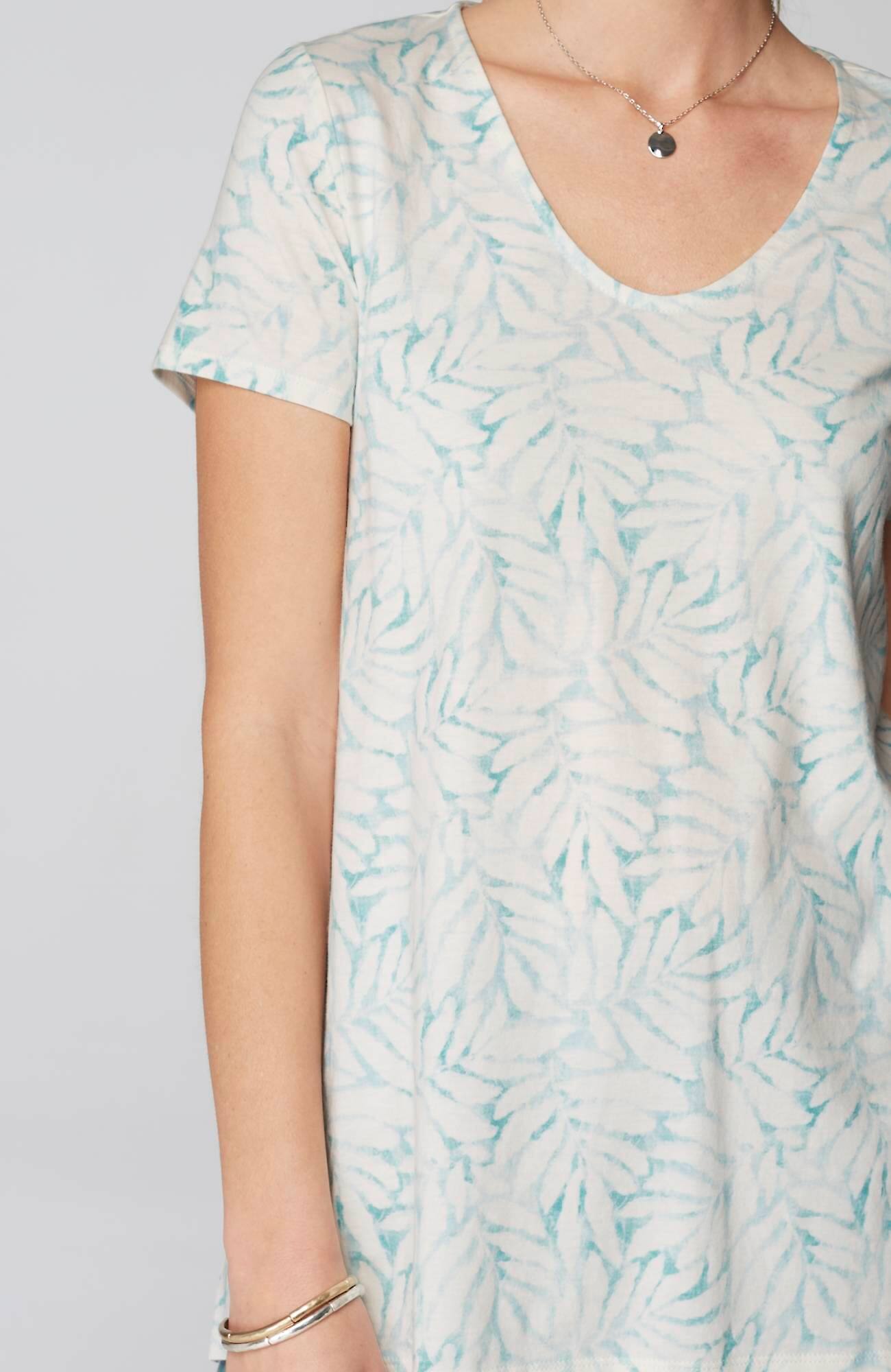 Jjill J.jill Pure Jill Side-slit Elliptical Tee In Turquoise Small Painterly Leaves
