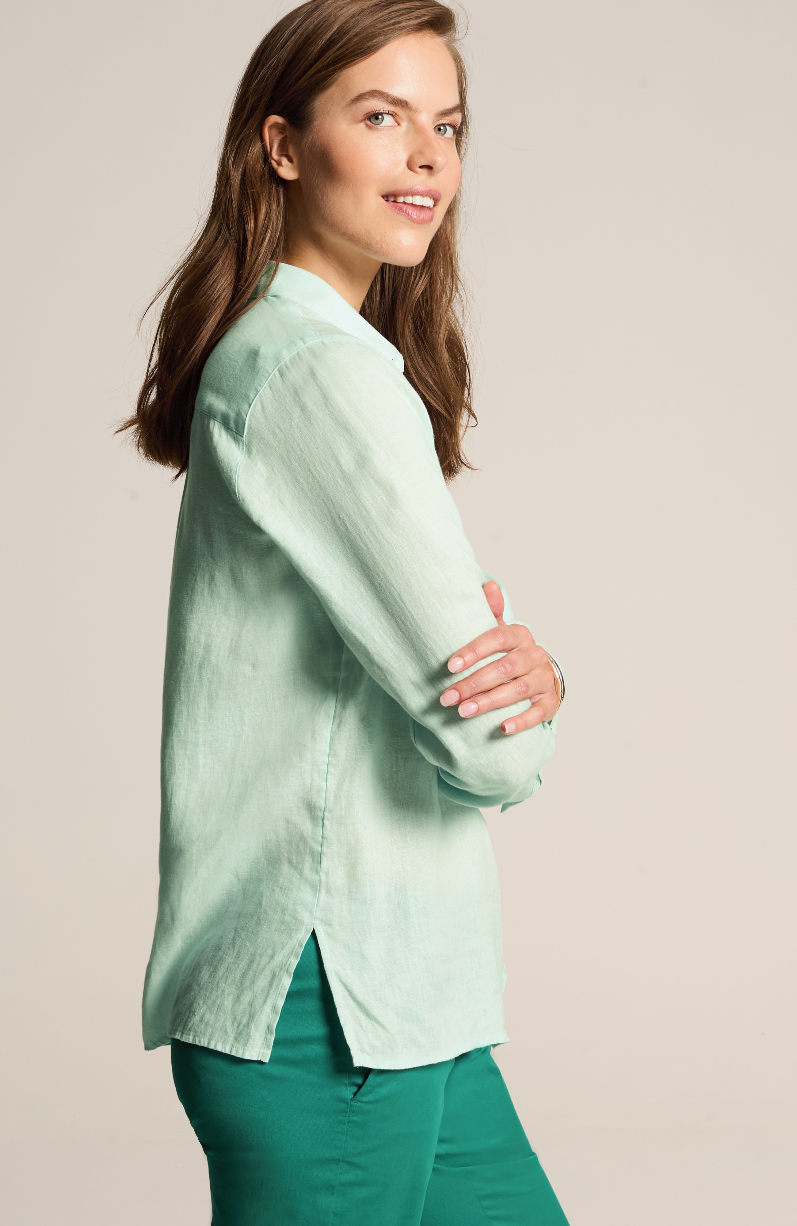 ◆citybreeze◆ Cutout Linen Layered T-ShirtLIGHT GREEN EVERYDAY LINEN BUTTON-FRONT SHIRT | JJill