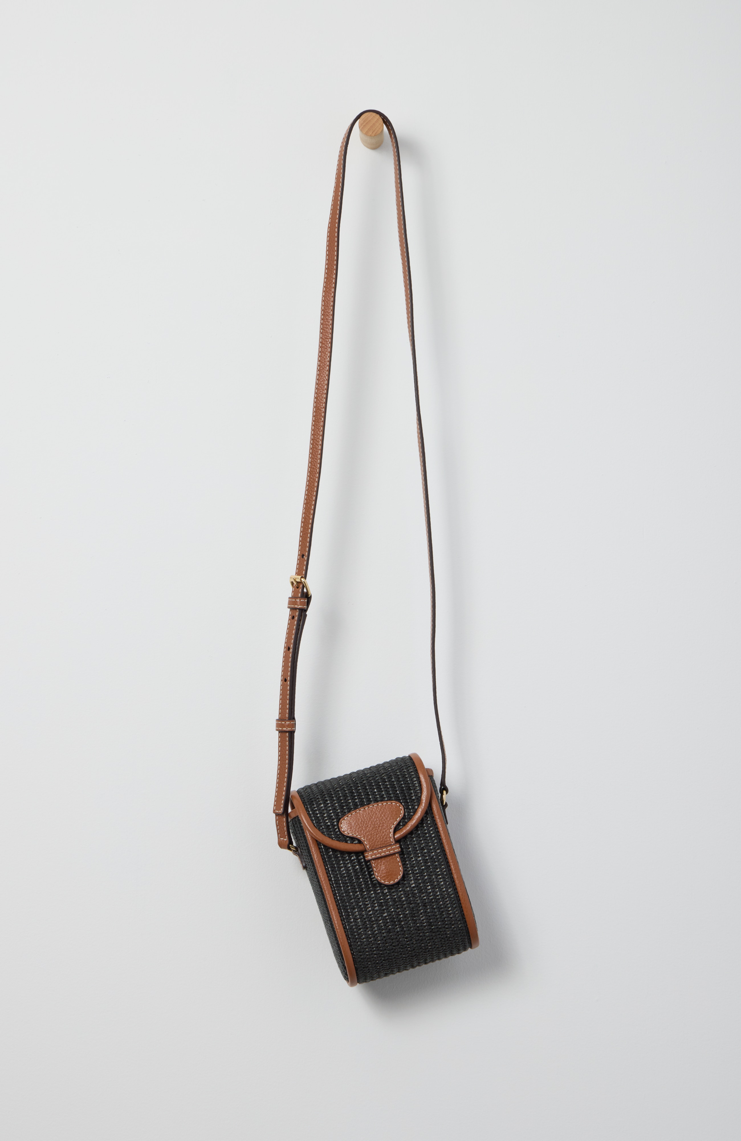natural-textured crossbody