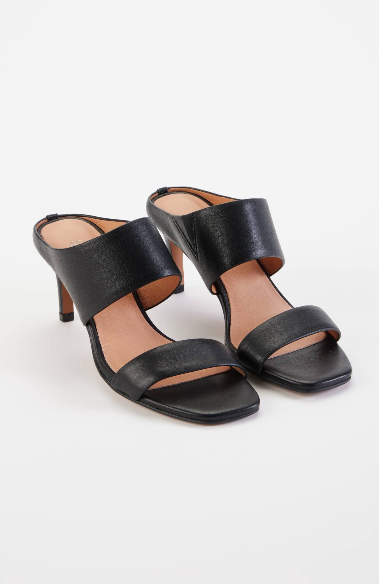 パンプス [JILL BY JILLSTUART][Millie] Black strap platform loafers Embellished leather loafers in black - Jil Sander | Mytheresa