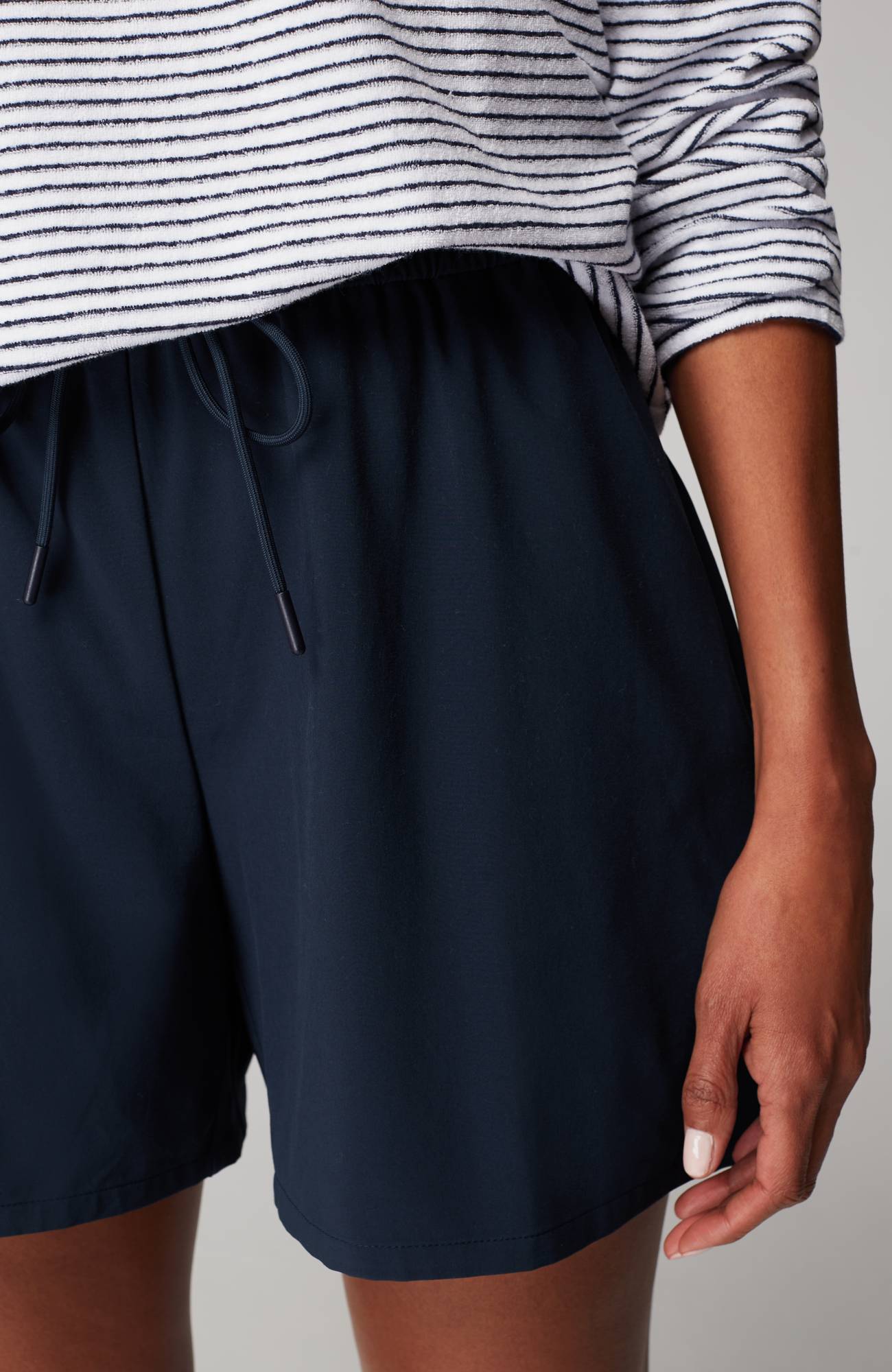 fit on-the-go full-leg shorts