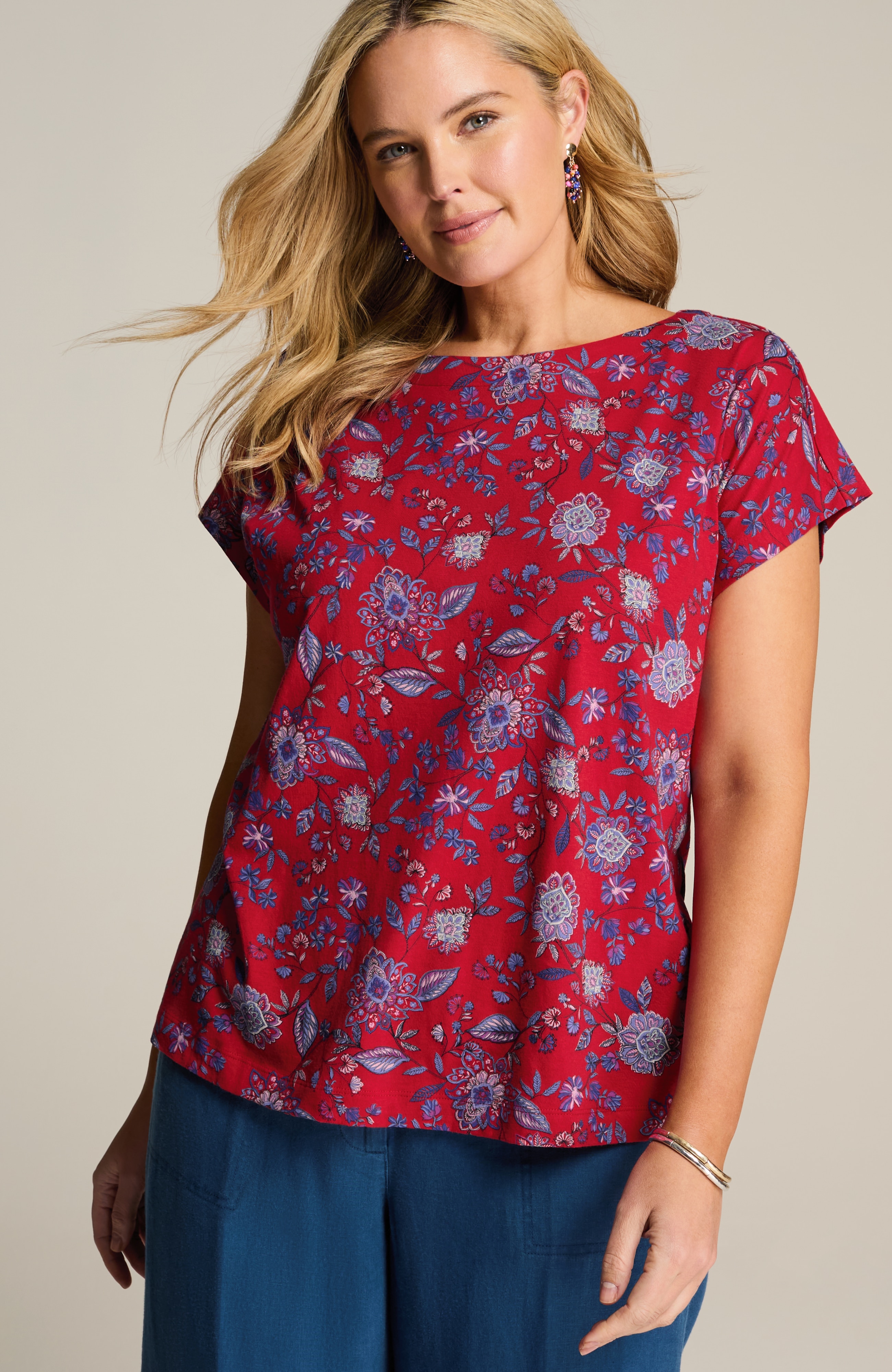 boat-neck buttoned-back tee