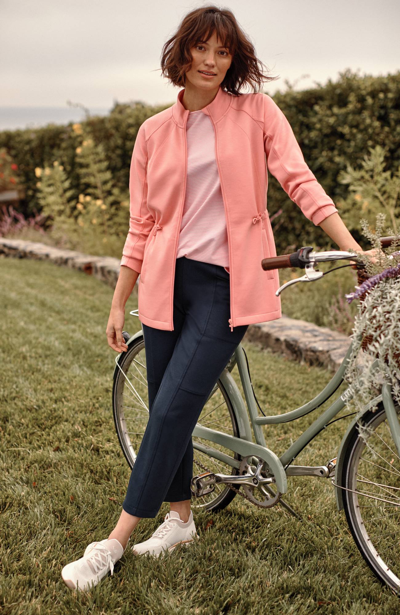 fit sleek double-knit seamed crops