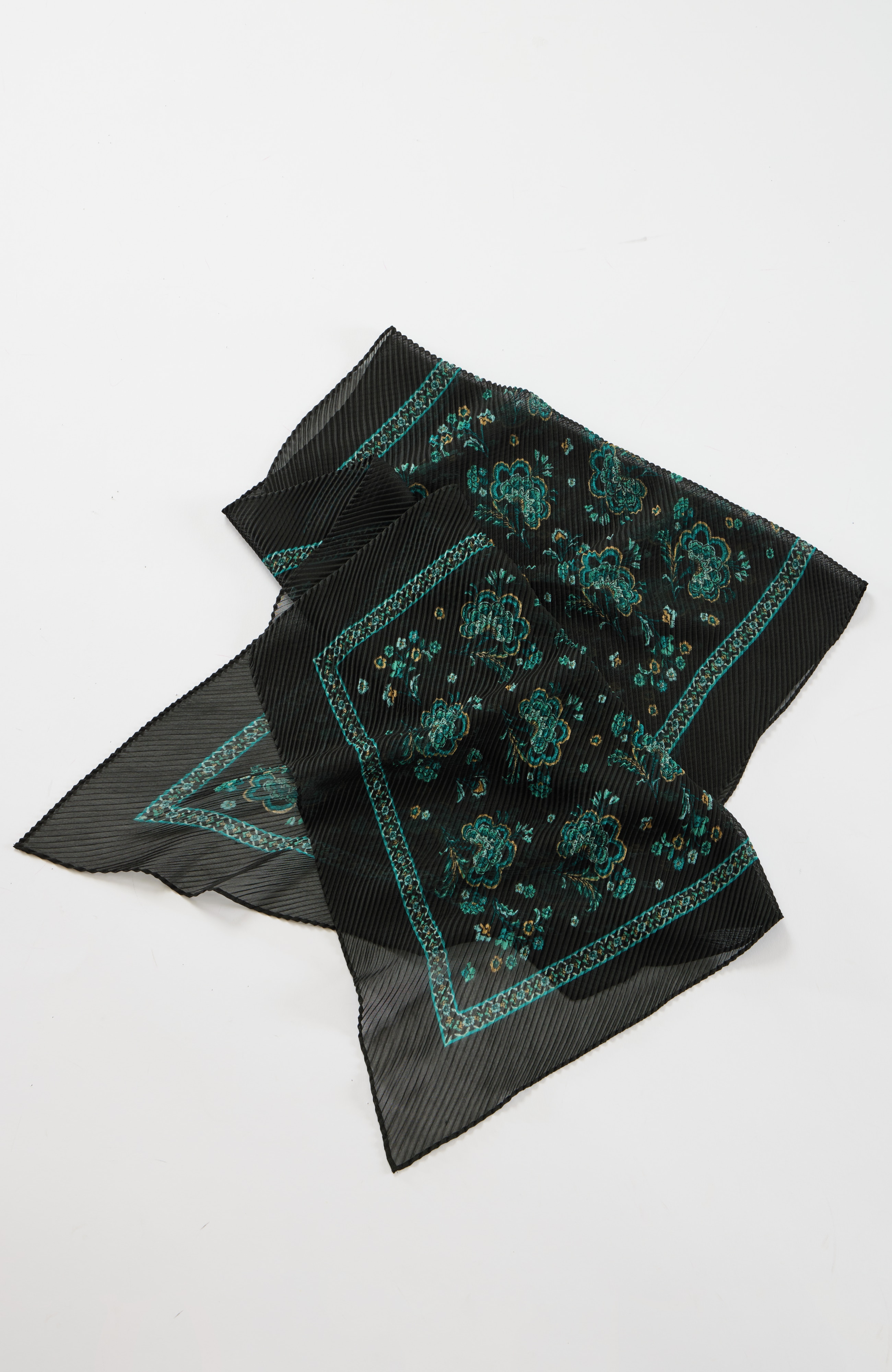 lightweight pleated scarf