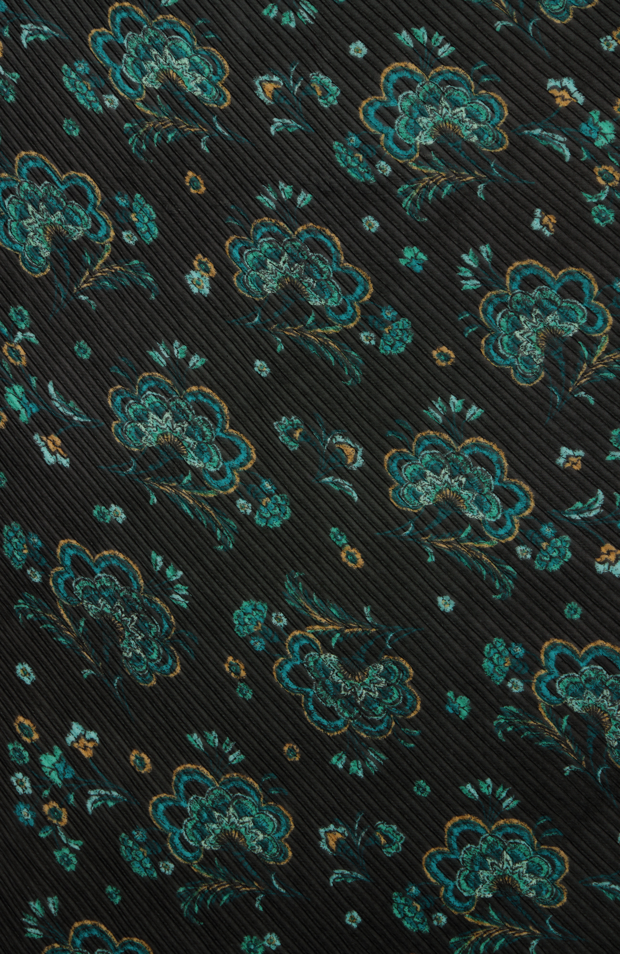 lightweight pleated scarf