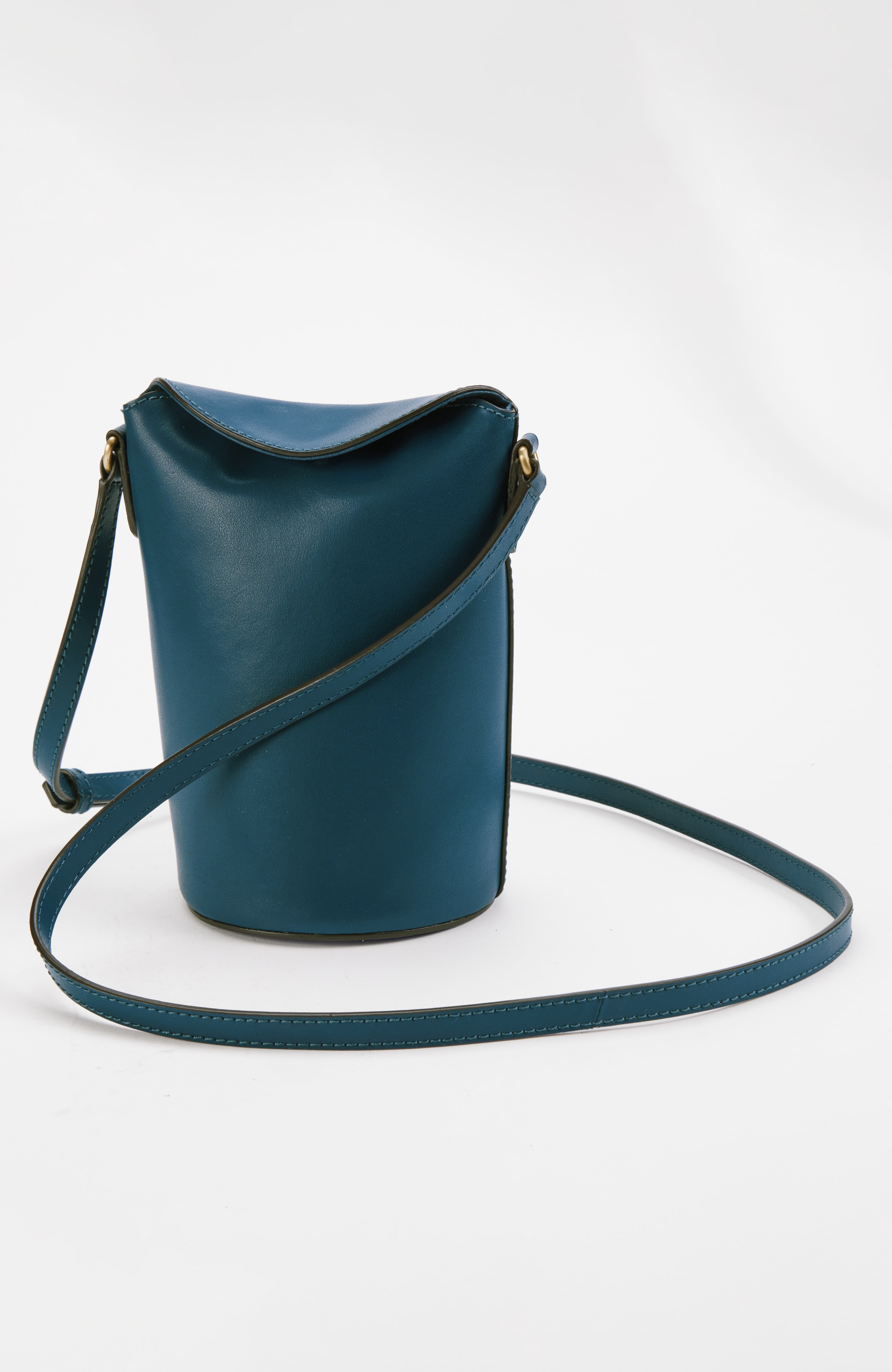 ella bucket bag