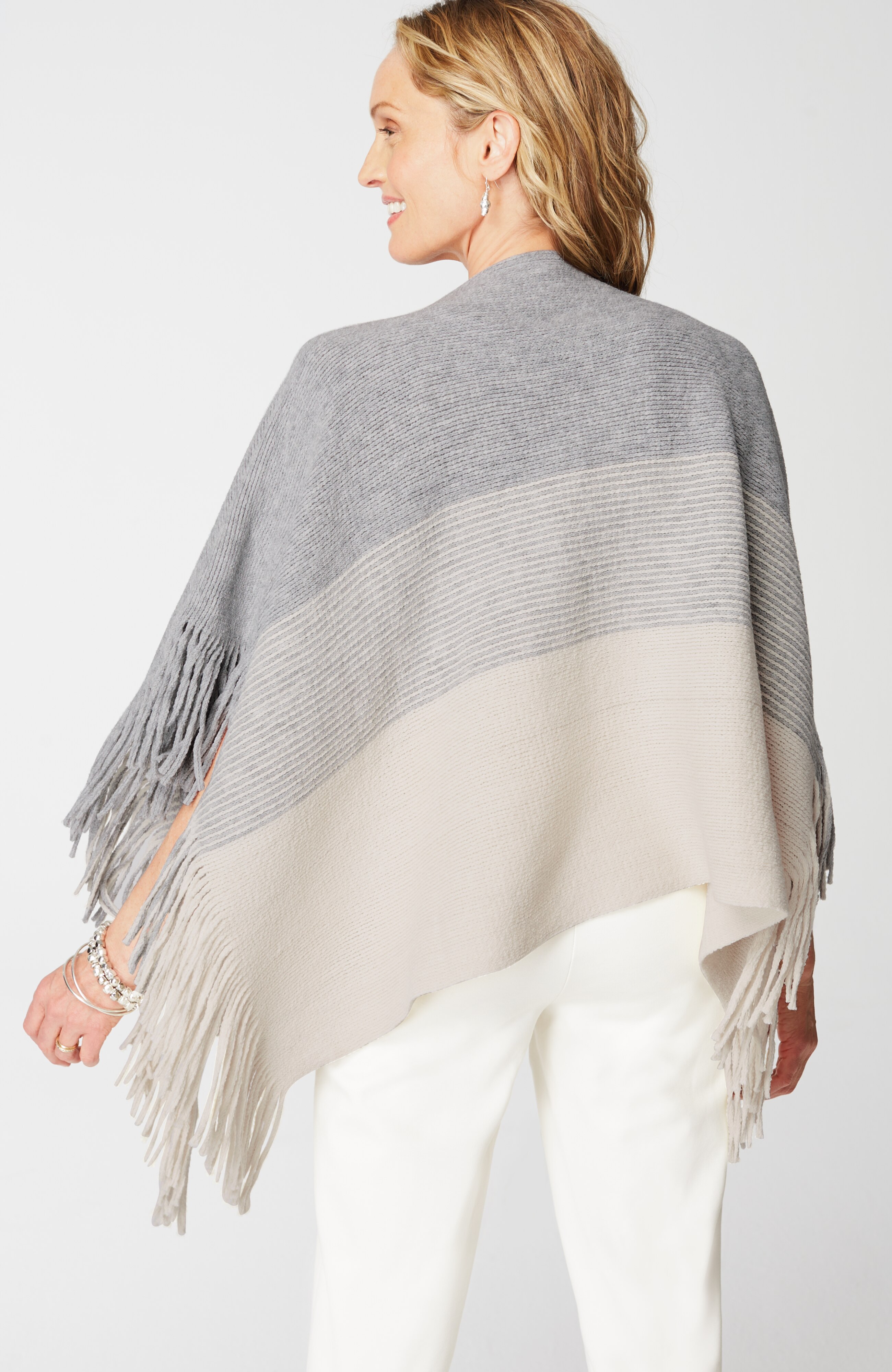 パーティを彩るご馳走や Knit-Fringe Poncho | JJill ジャケット・アウター