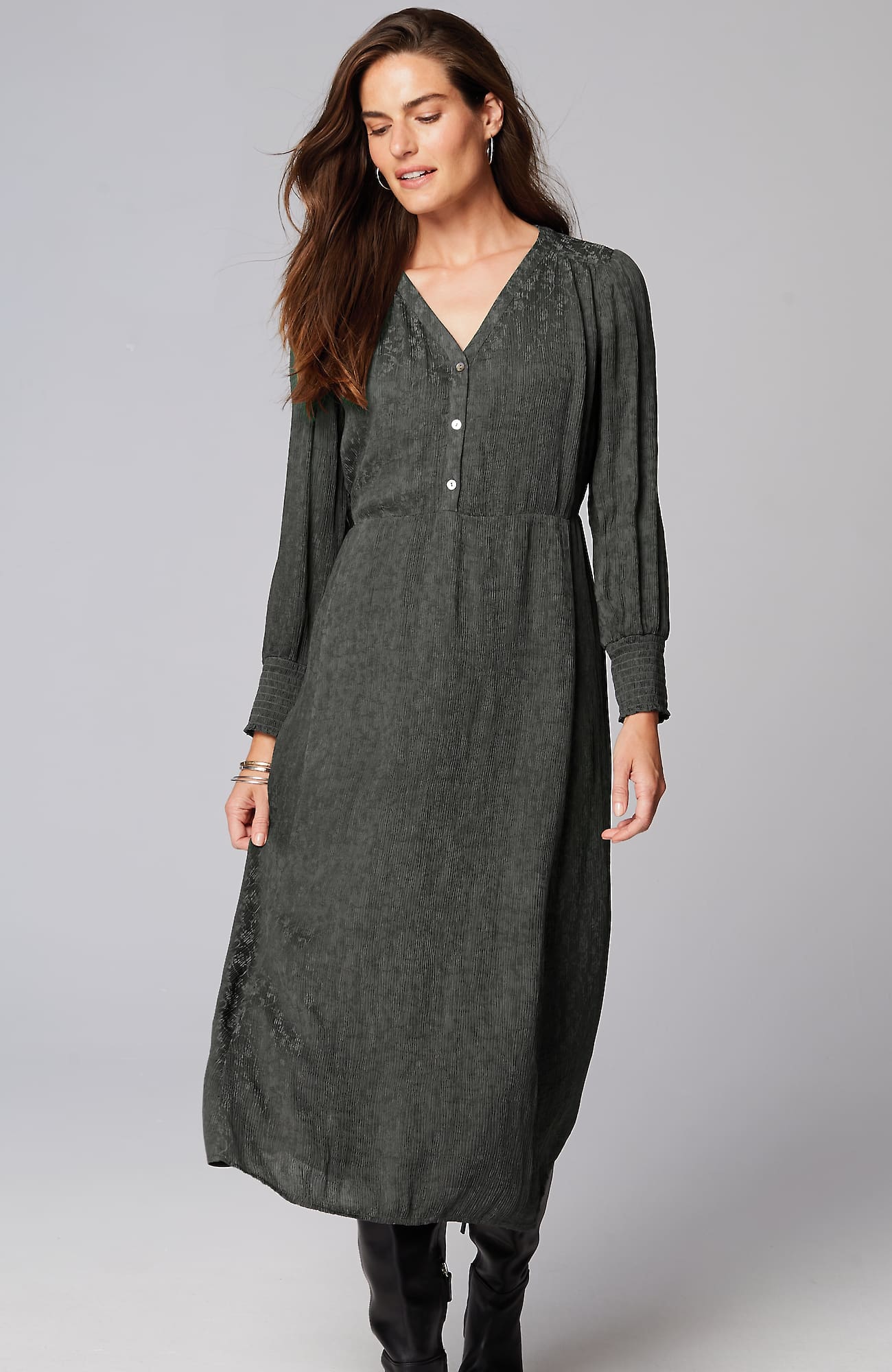 Jjill J.jill Crinkle-textured Smocked-sleeve Dress In Oxford Grey