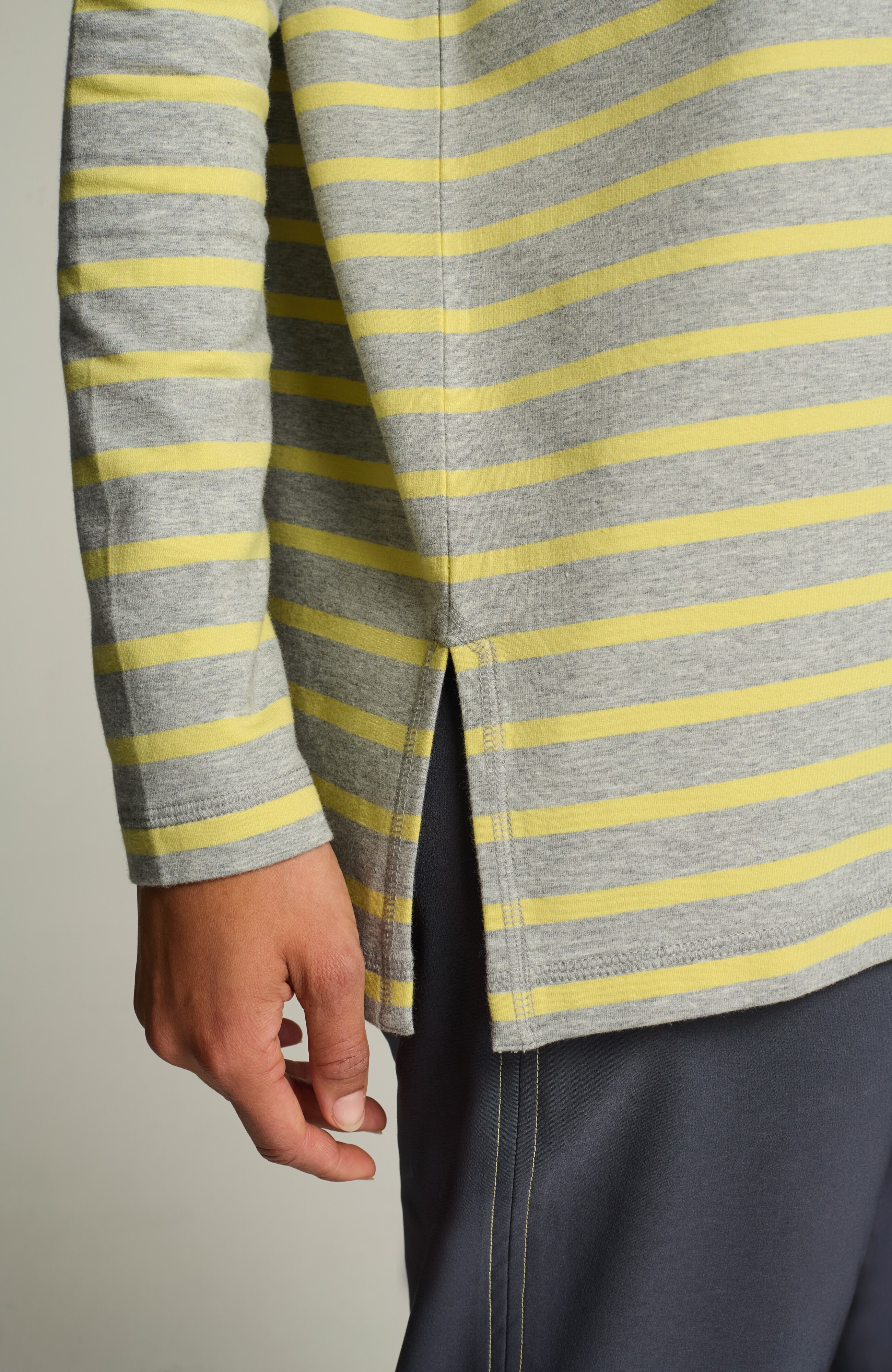 fit oversized one-pocket tunic