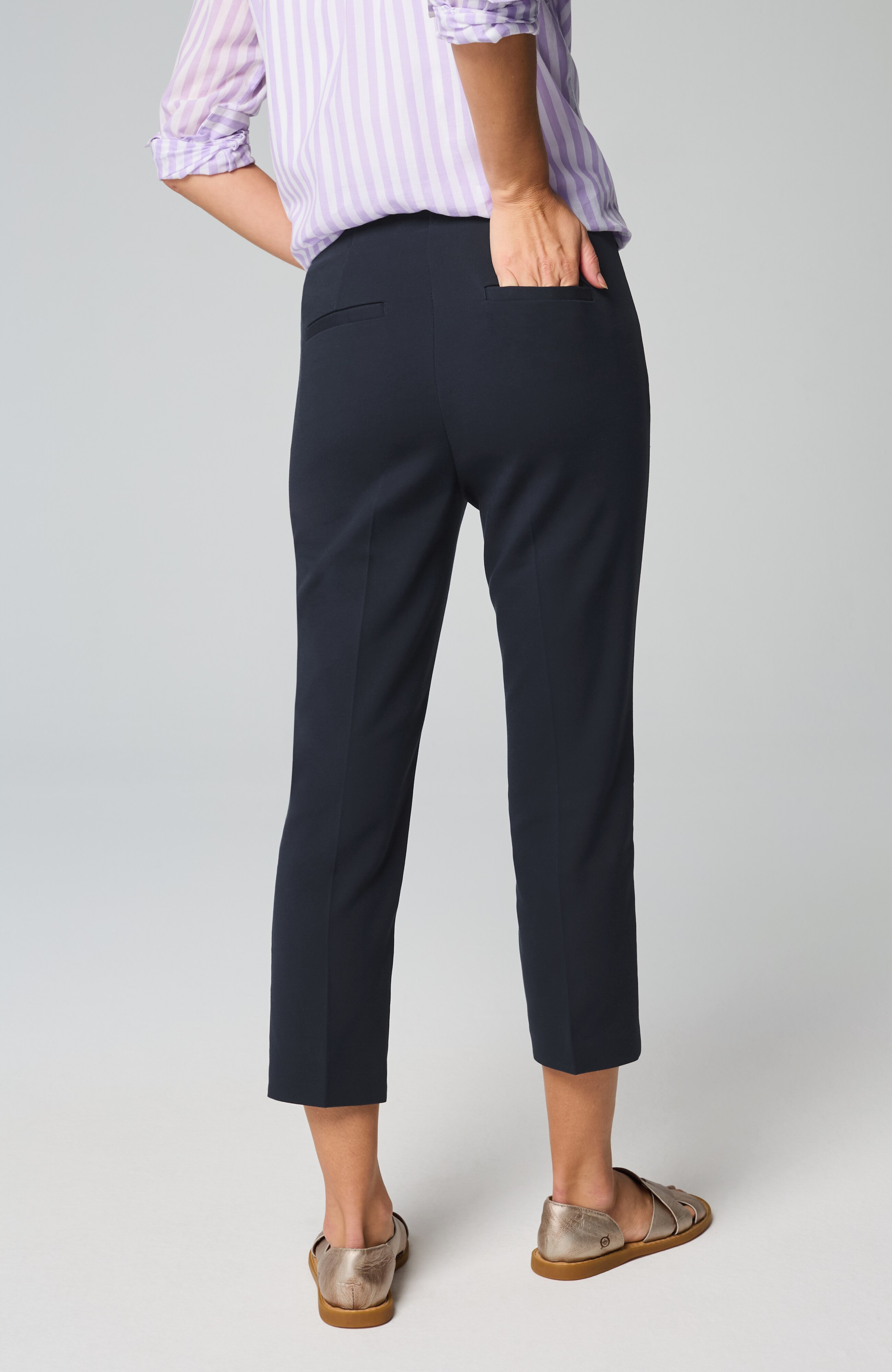 versatile cotton-stretch slim-leg capris