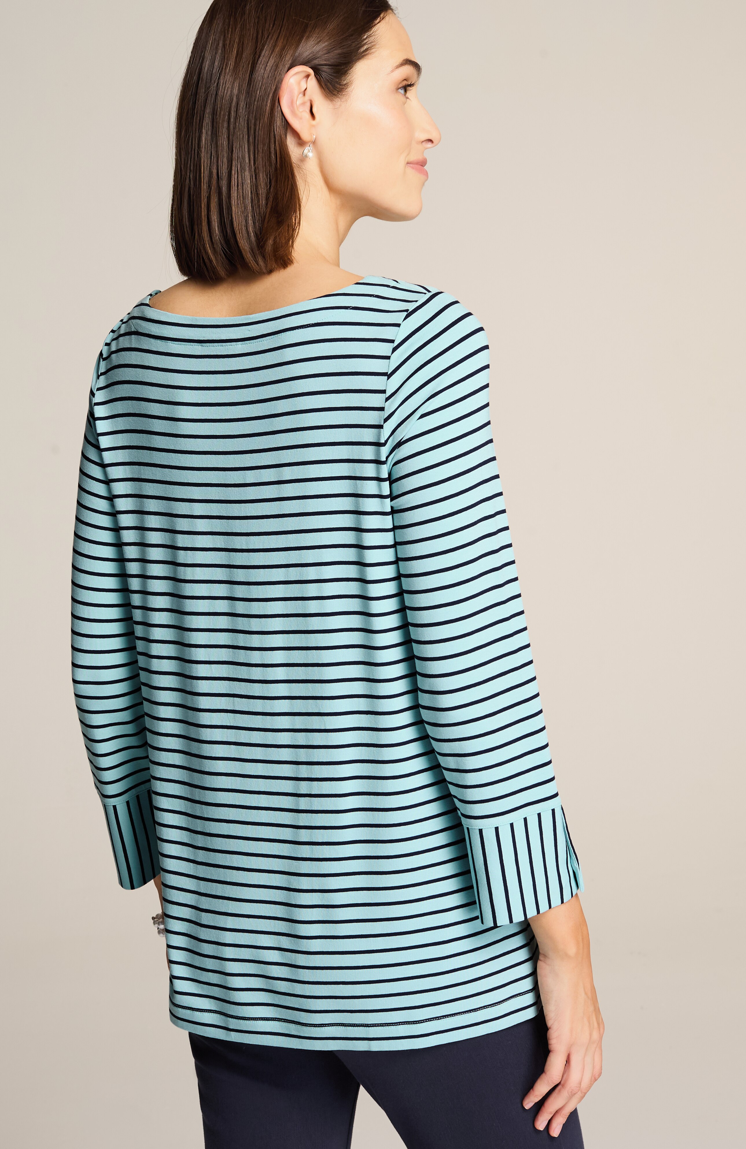 wearever buttoned-cuff top