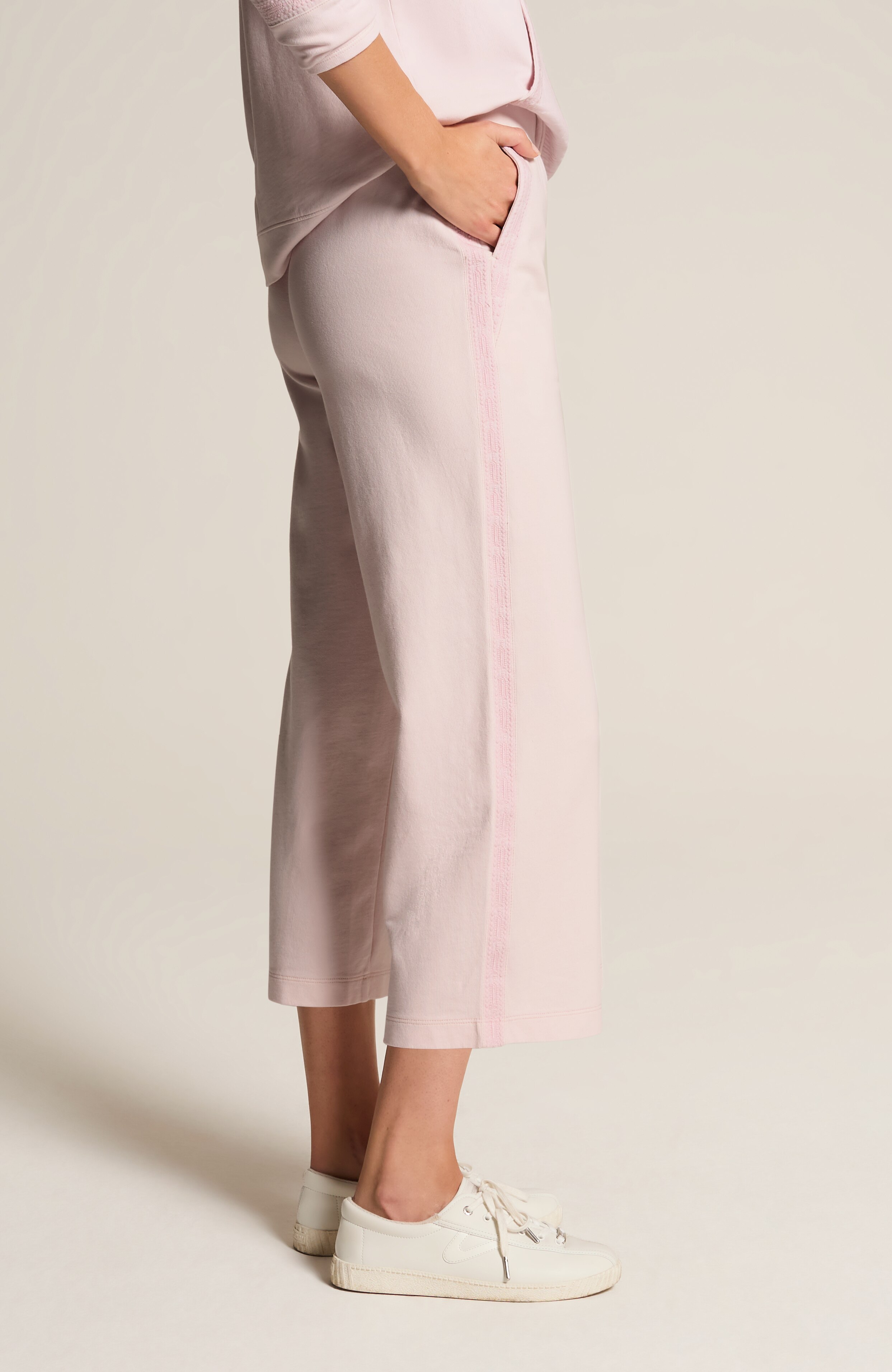 fit garment-dyed embroidered wide-leg crops