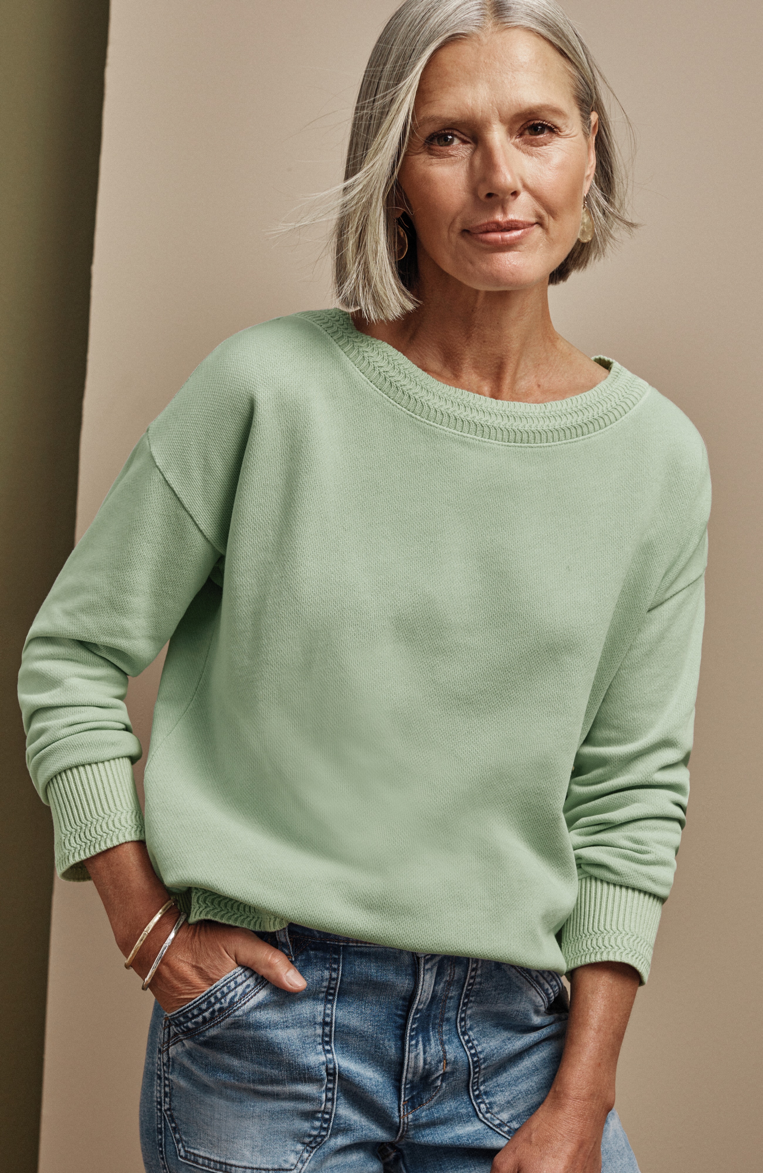 sweater-trimmed garment-dyed pullover