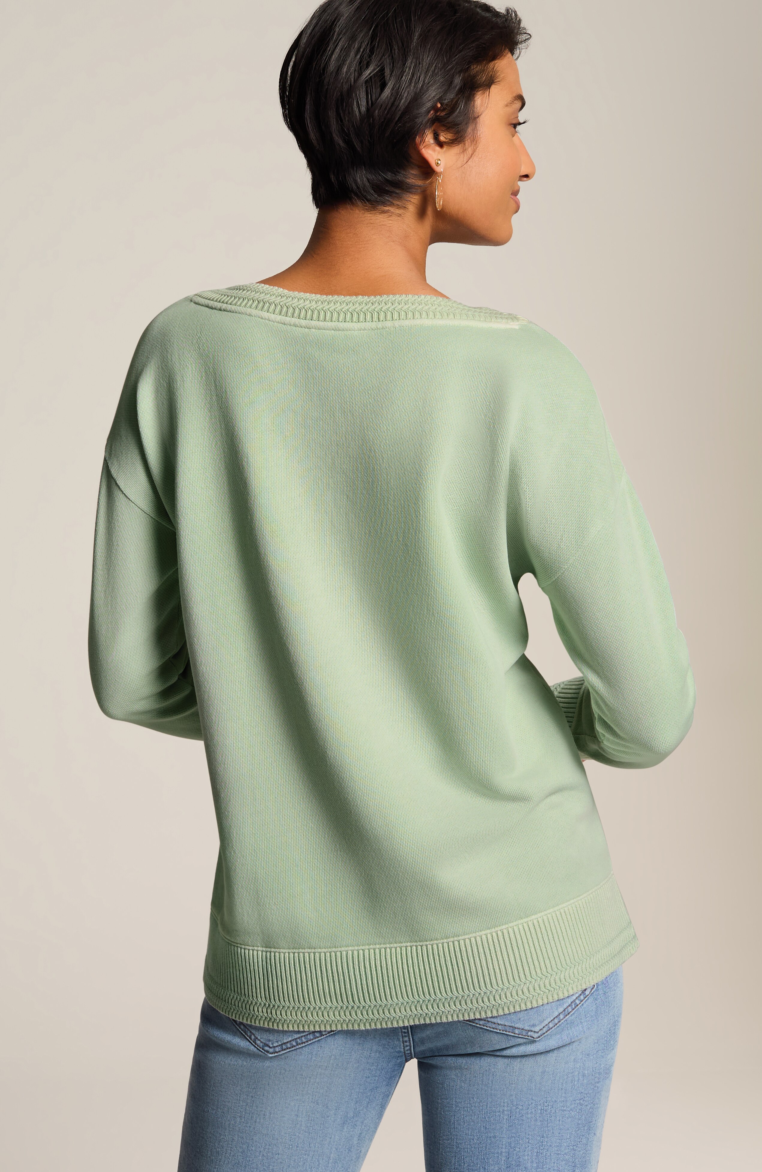 sweater-trimmed garment-dyed pullover