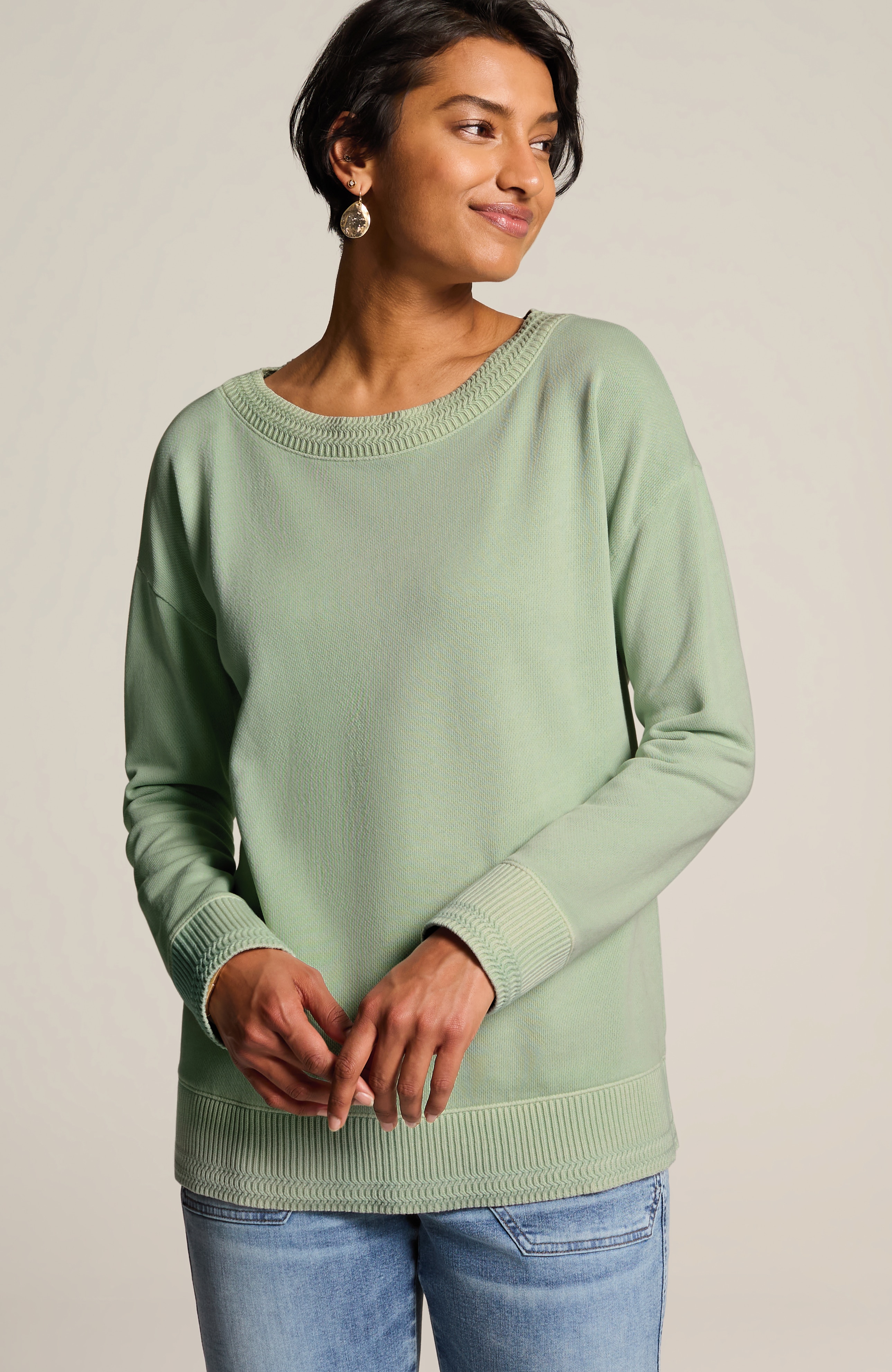 sweater-trimmed garment-dyed pullover