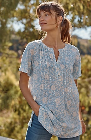 Image for Linen-Blend Flutter-Sleeve Tunic