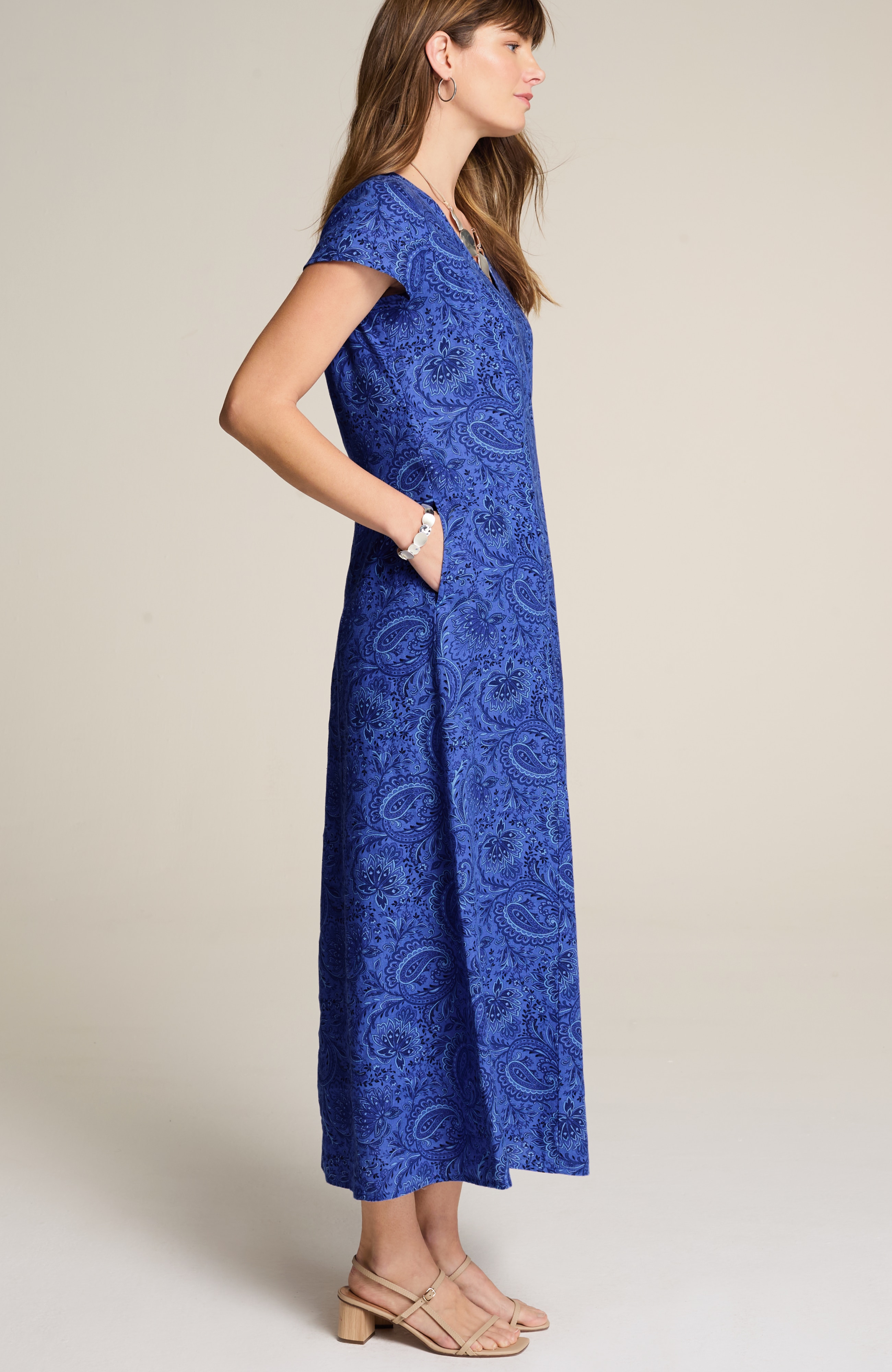 linen v-neck maxi dress