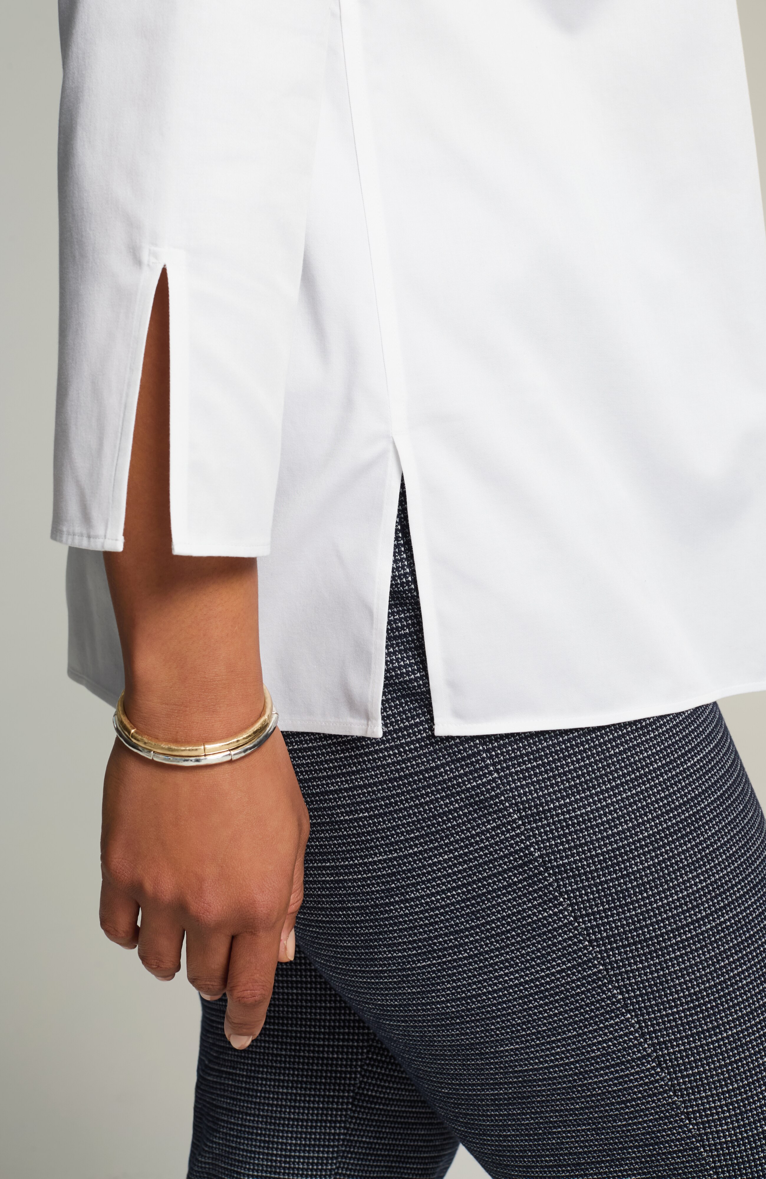 non-iron v-neck popover