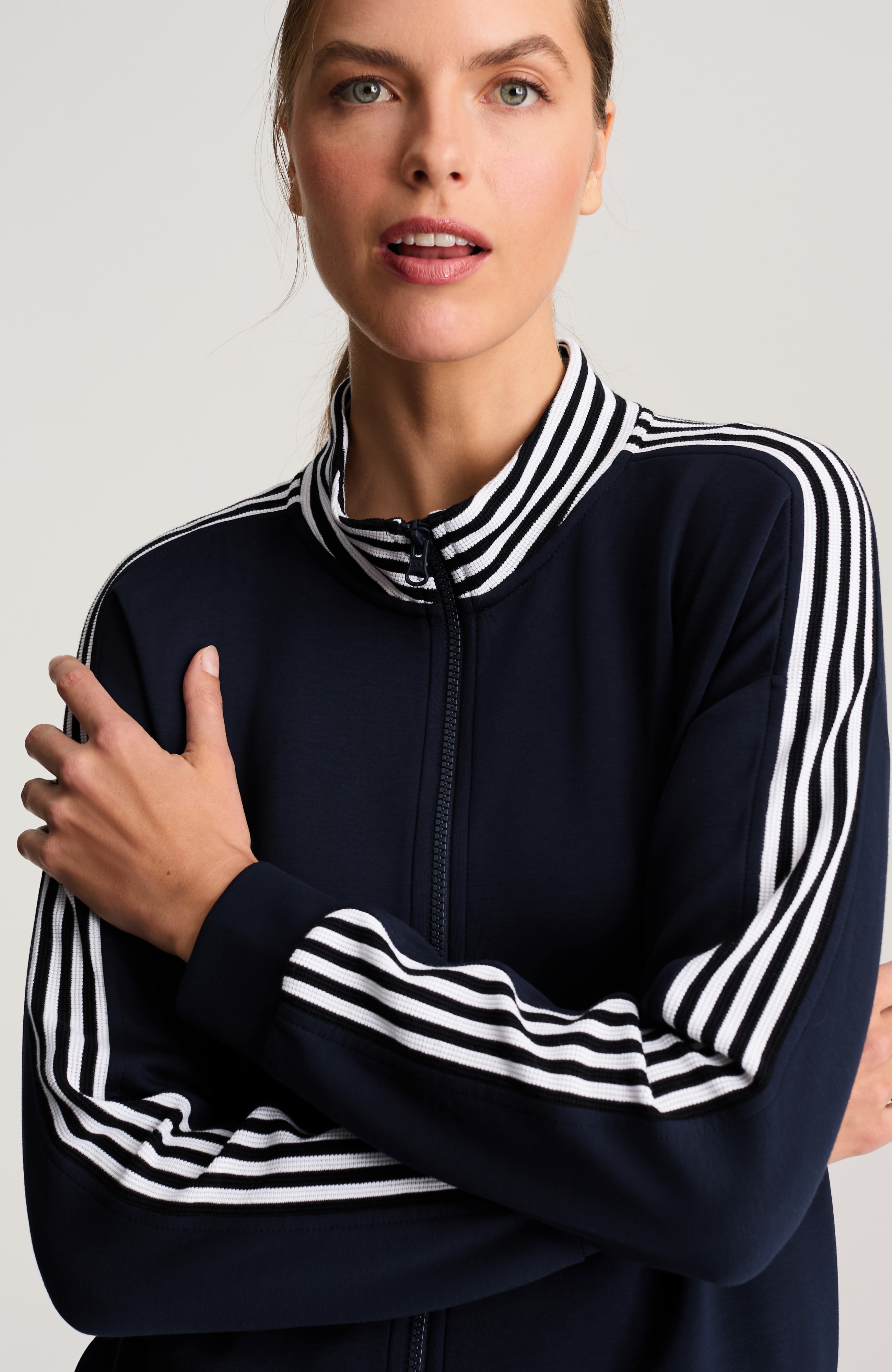 fit elevation knit jacket