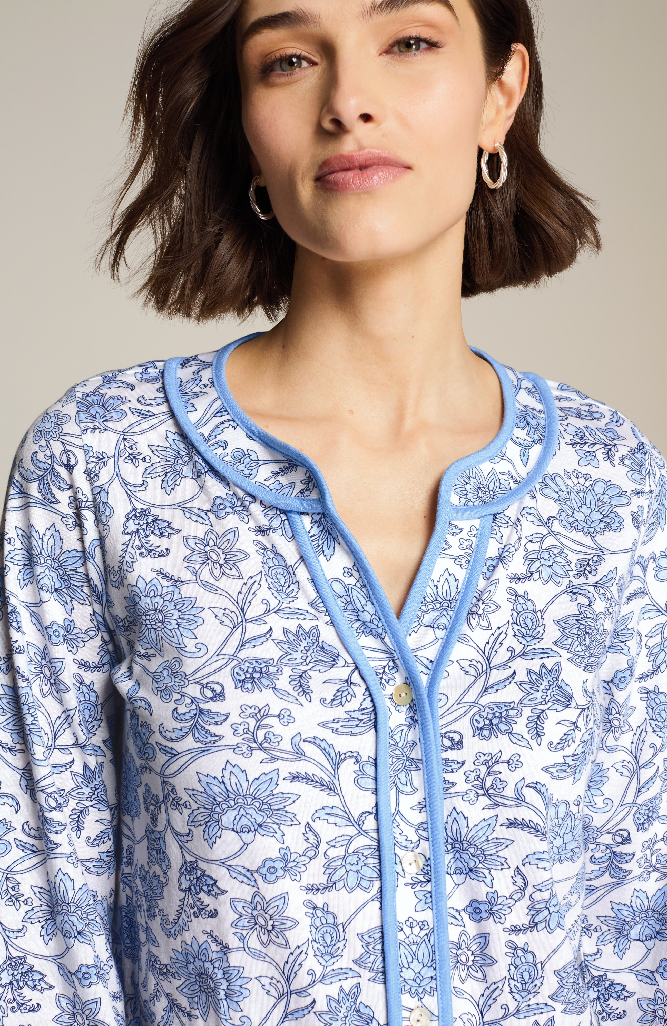 printed piped knit top