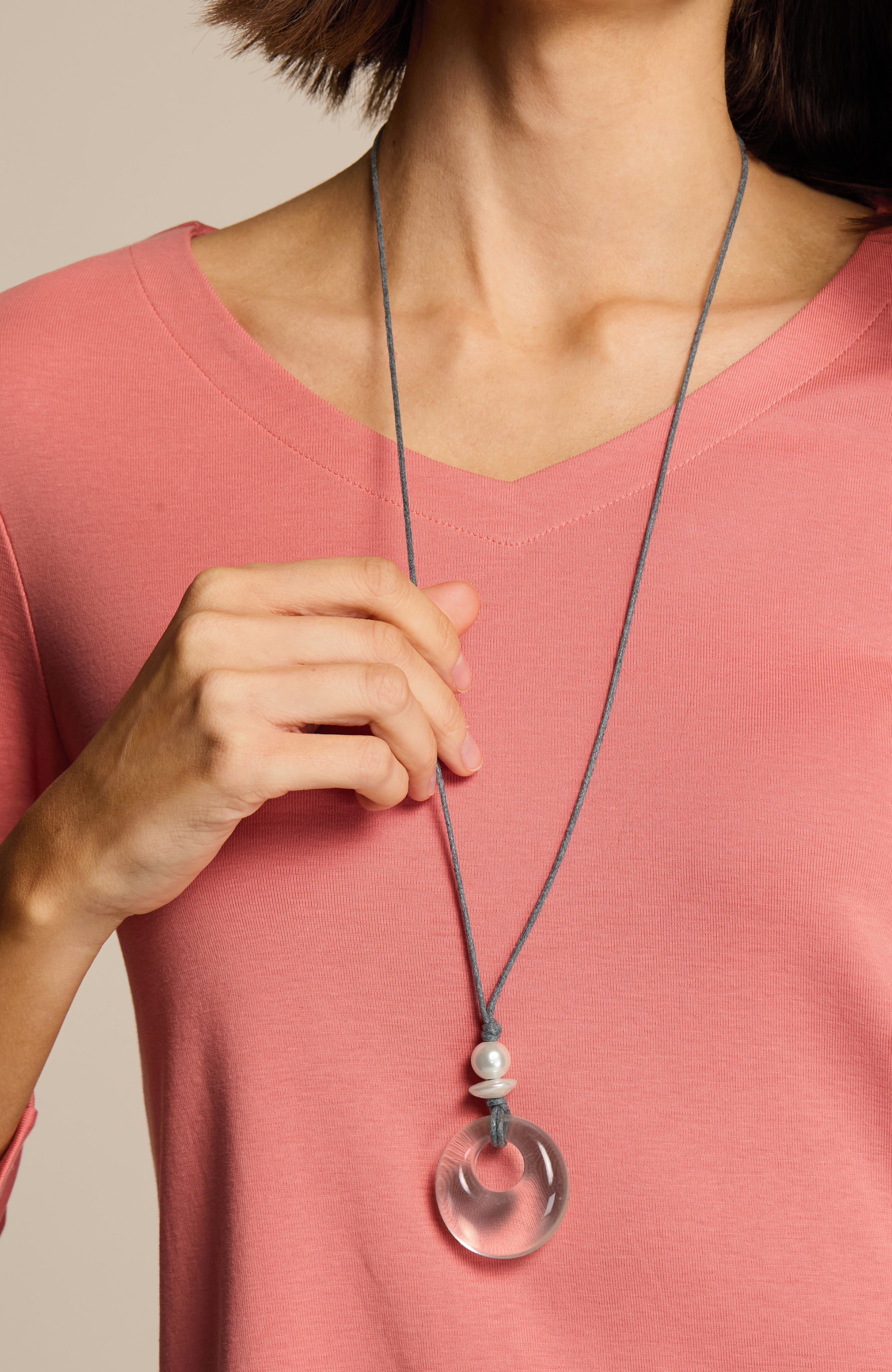 glass pendant necklace