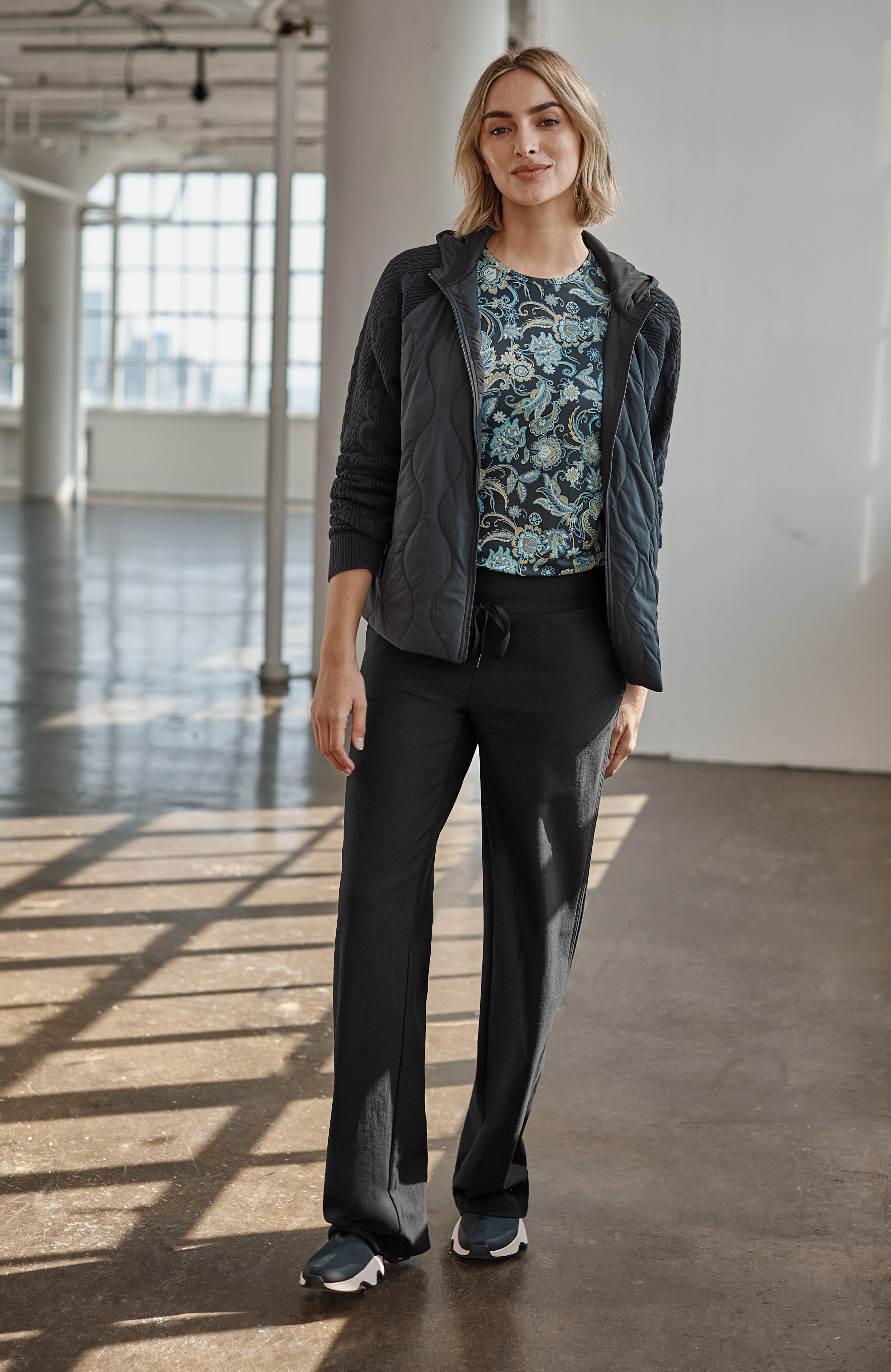 fit stretch-knit wide-leg pants