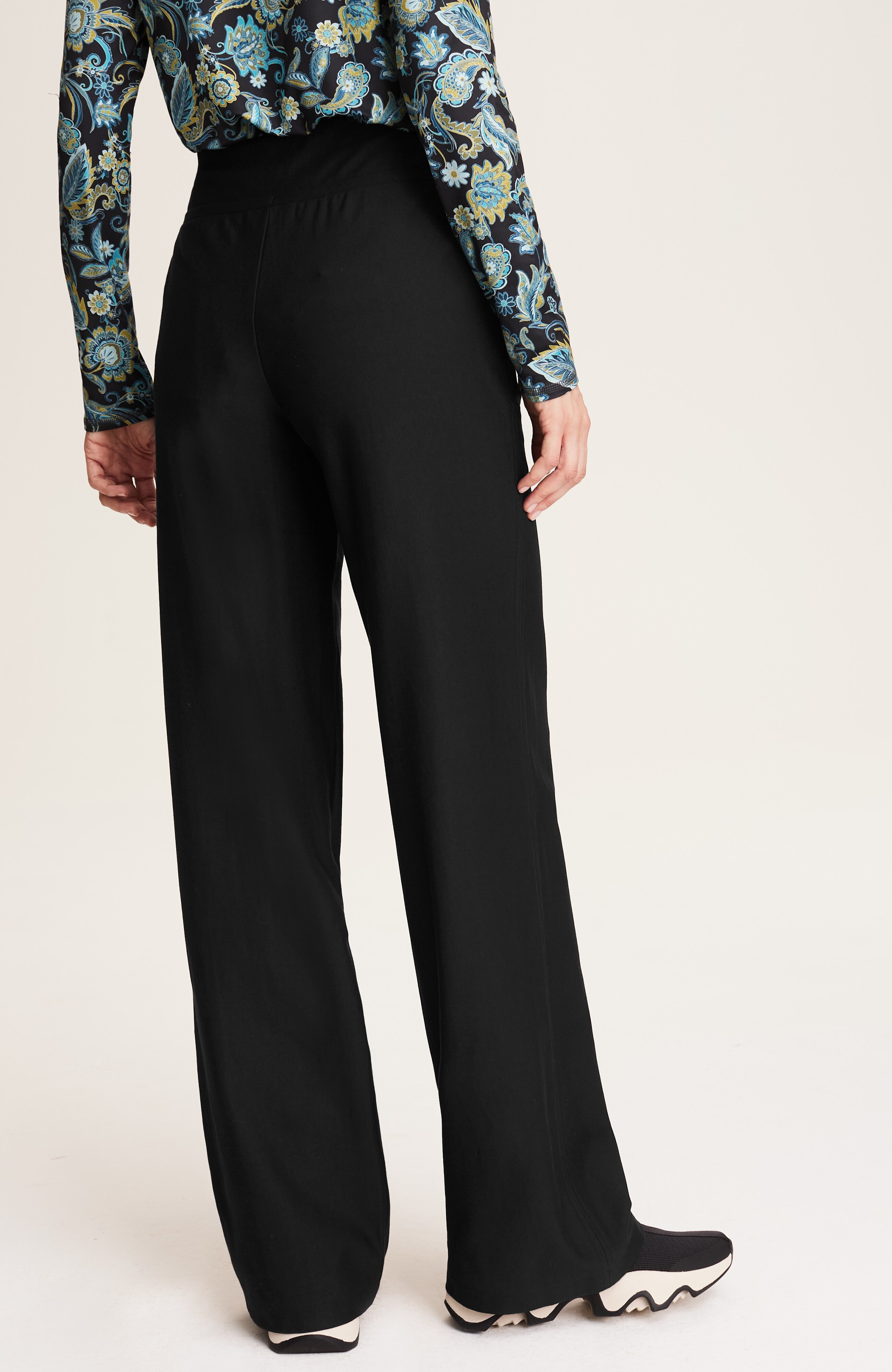 fit stretch-knit wide-leg pants