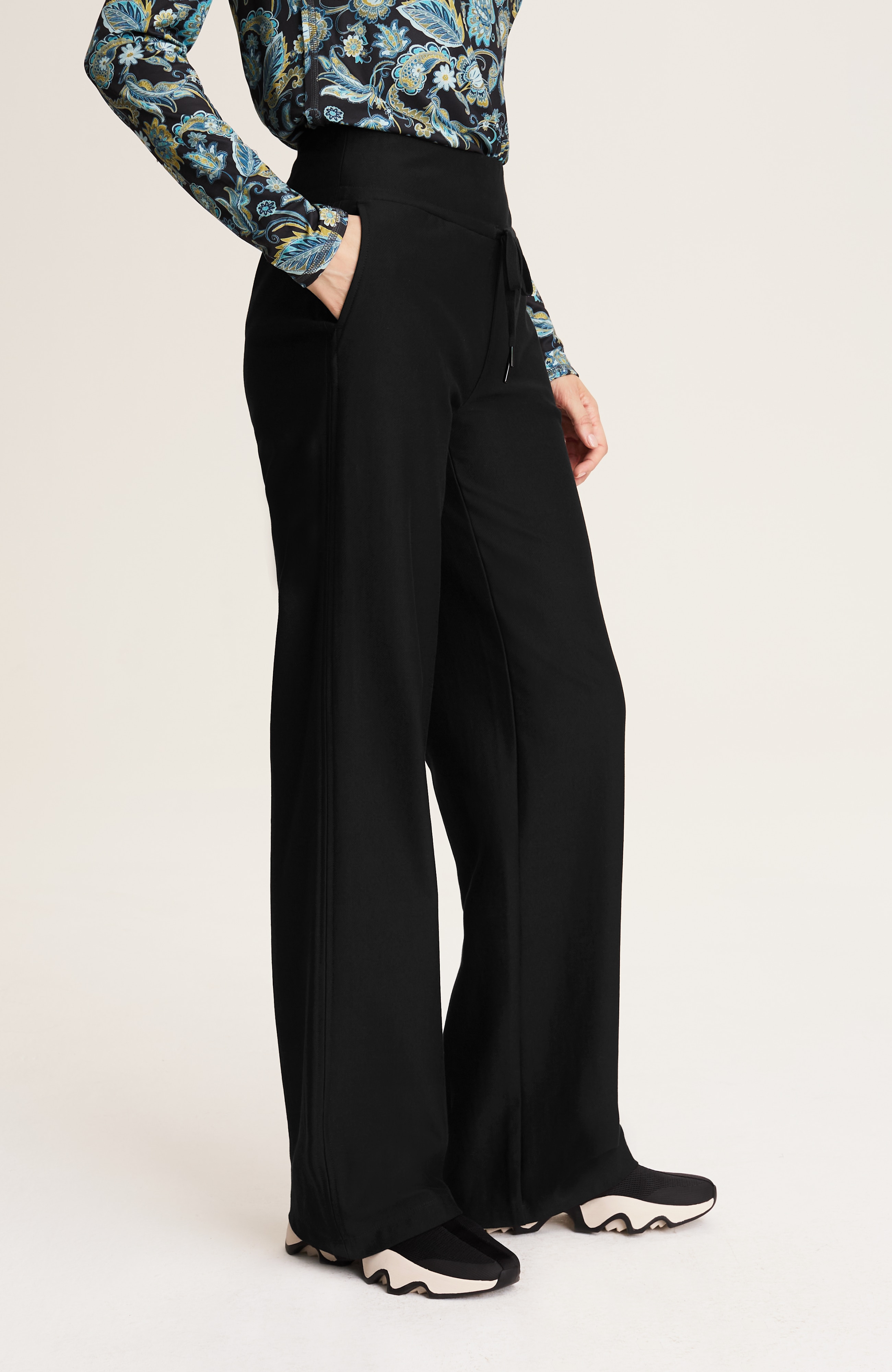 fit stretch-knit wide-leg pants