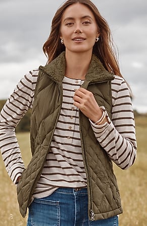 Image for Diamond-Quilted Puffer Vest