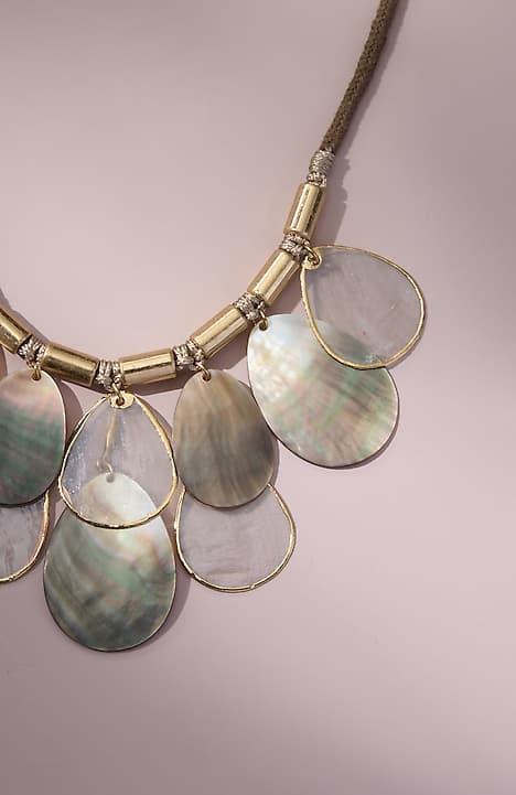 mixed-shell layered necklace