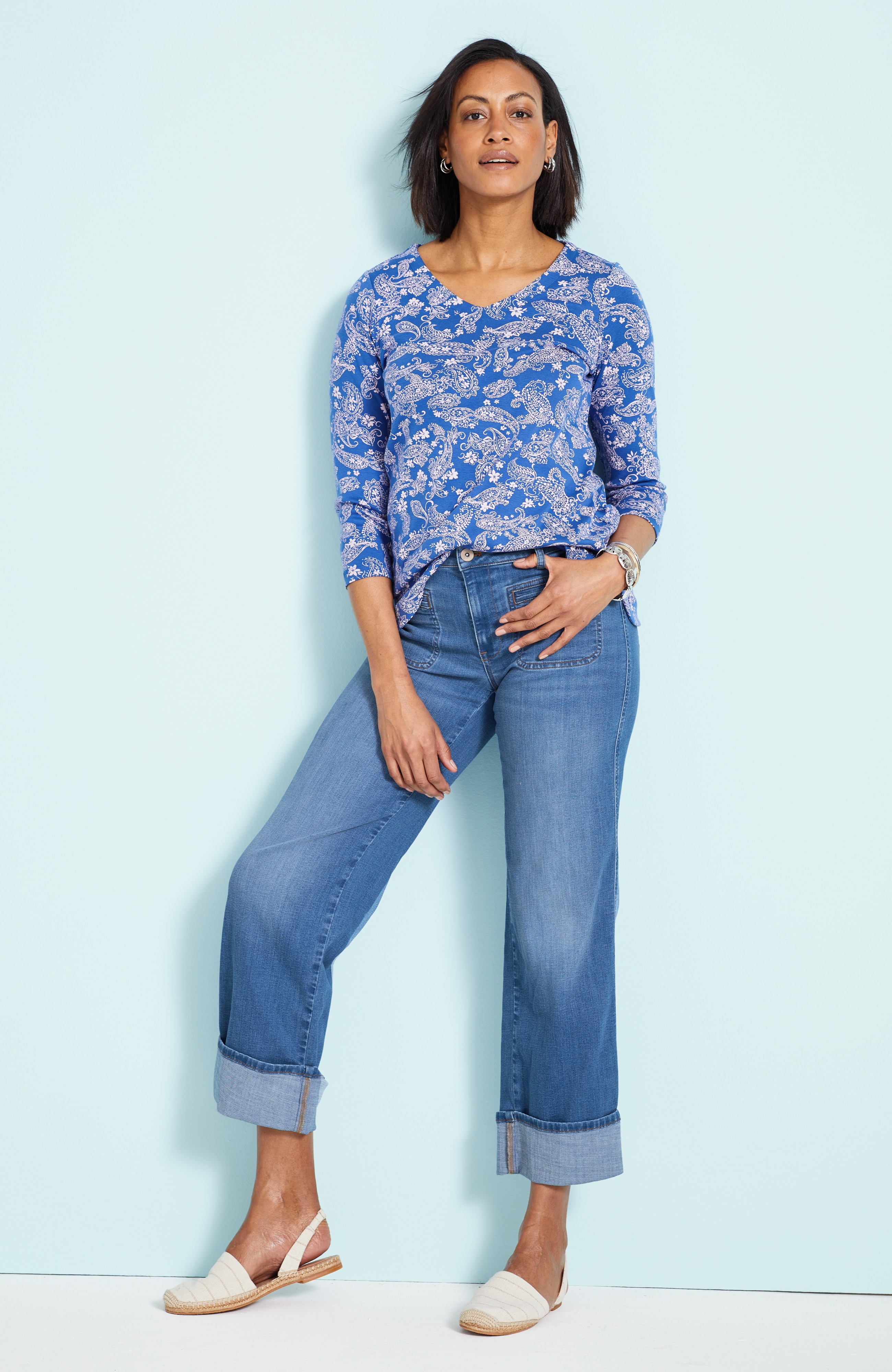 wide-leg cuffed jeans