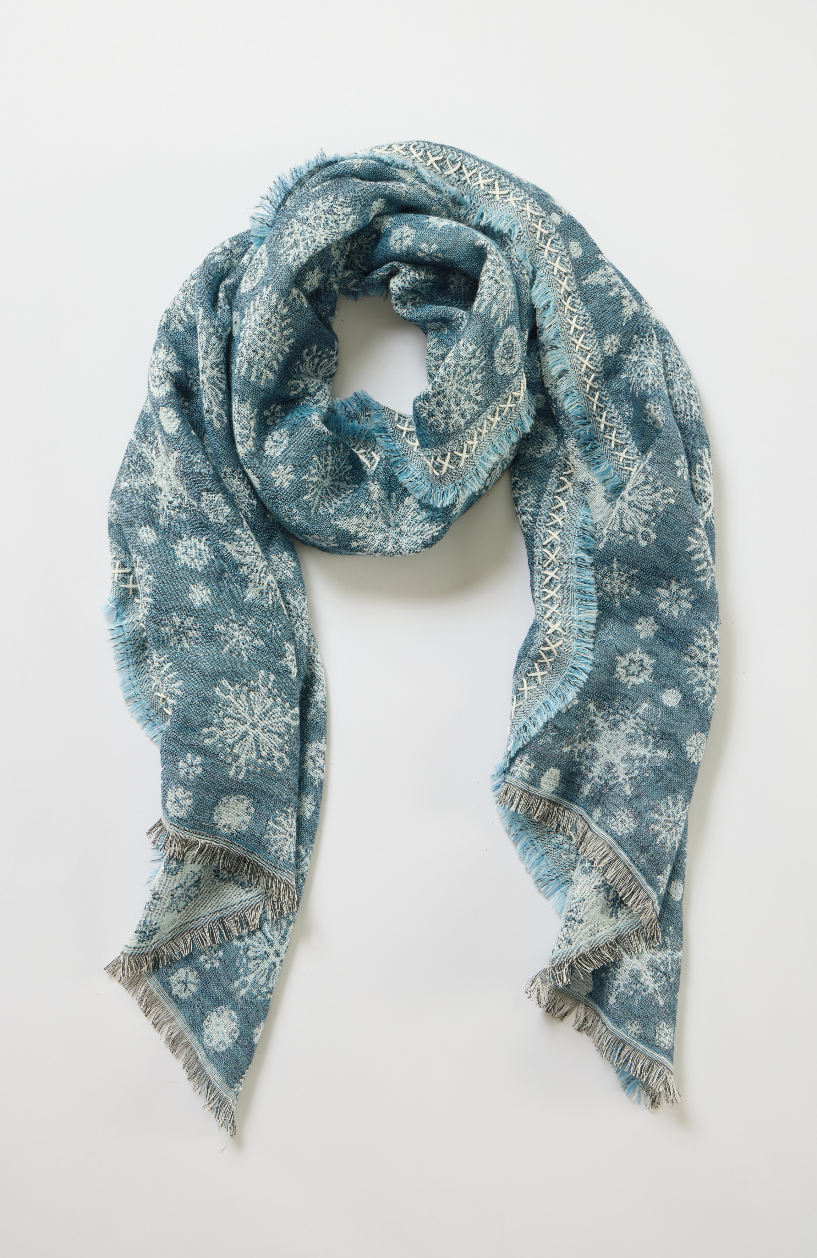 embroidered snowflake jacquard scarf