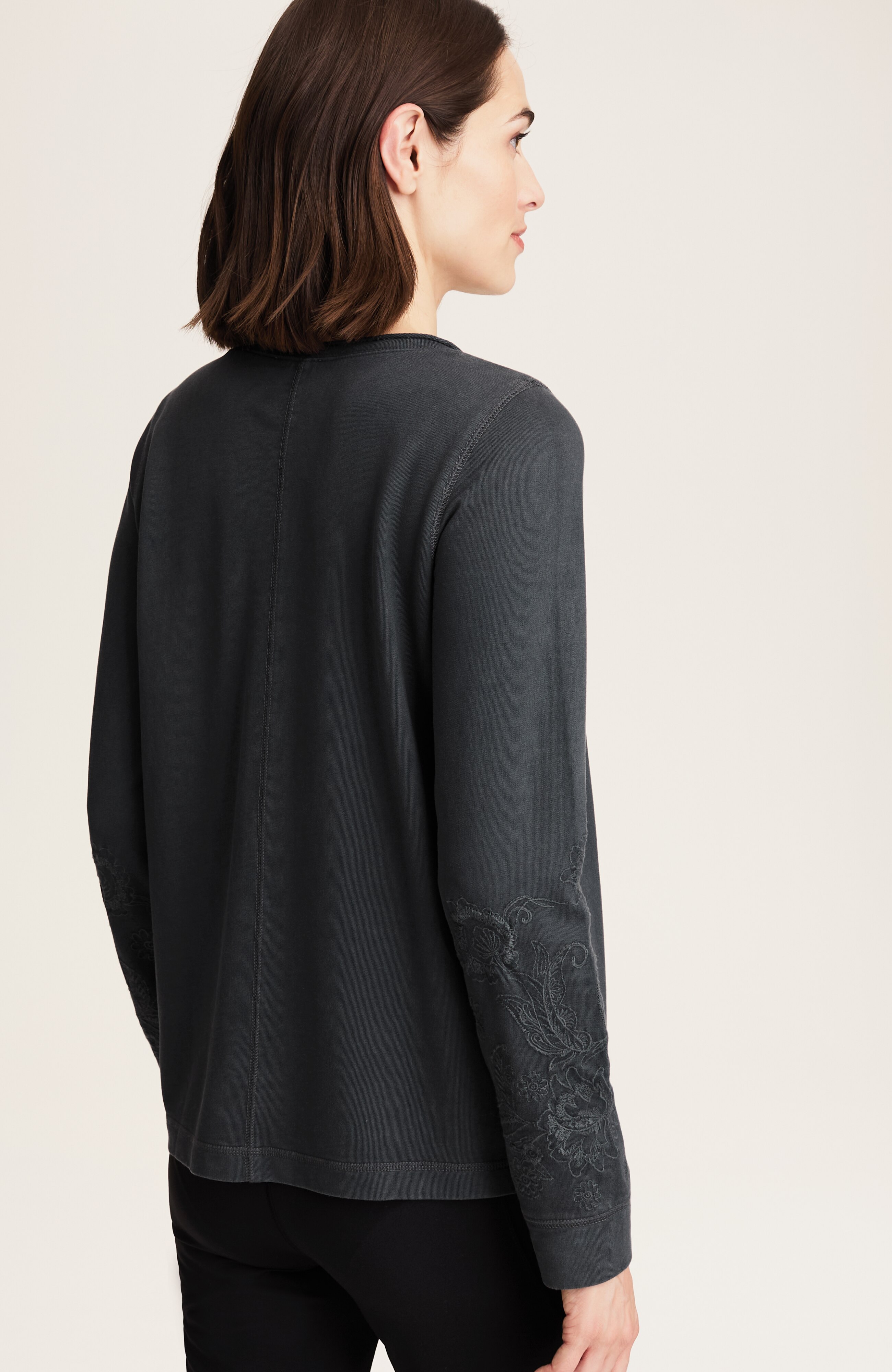 fit embroidered garment-dyed pullover