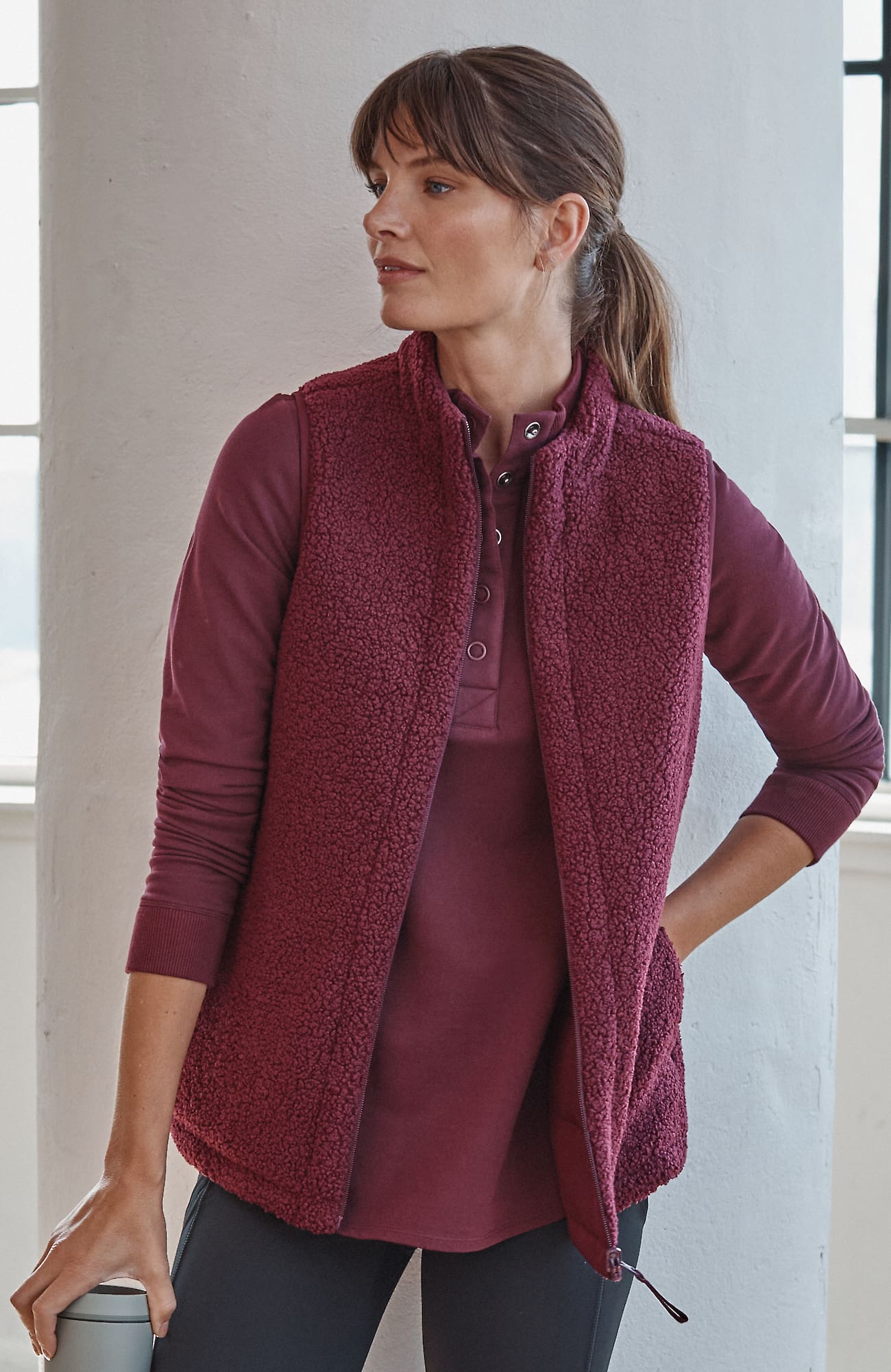 Jjill Petite Fit Reversible Sherpa Vest In Burgundy