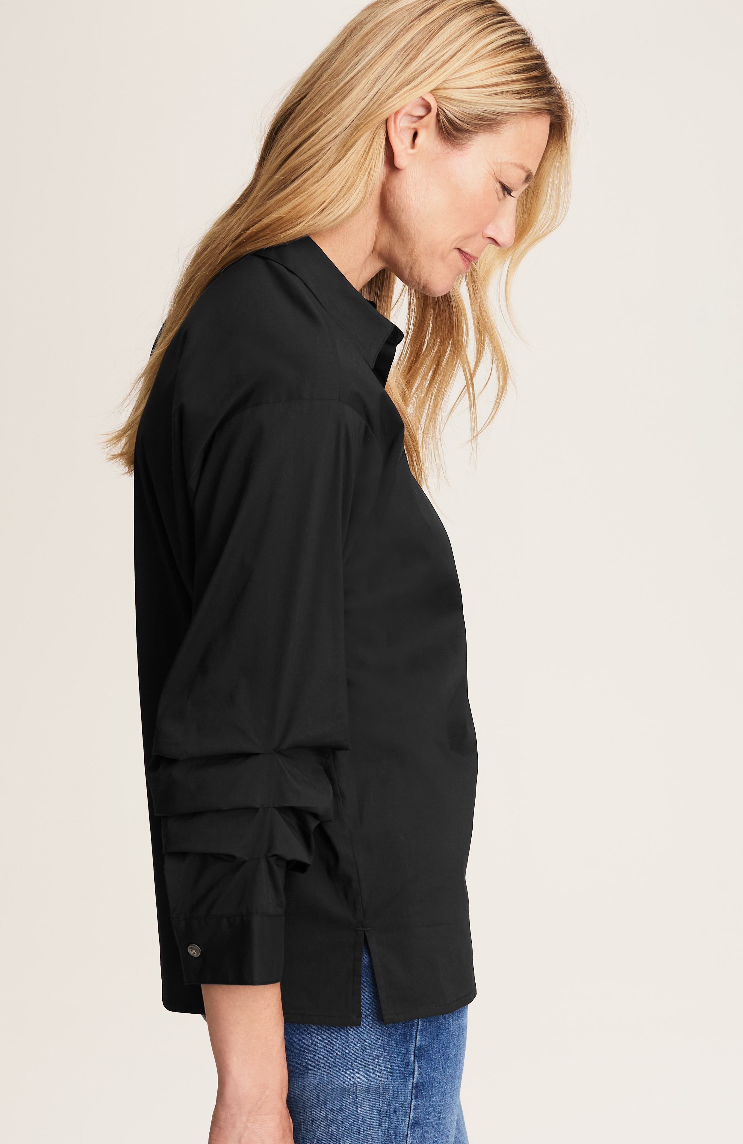 pleated-sleeve button-front shirt