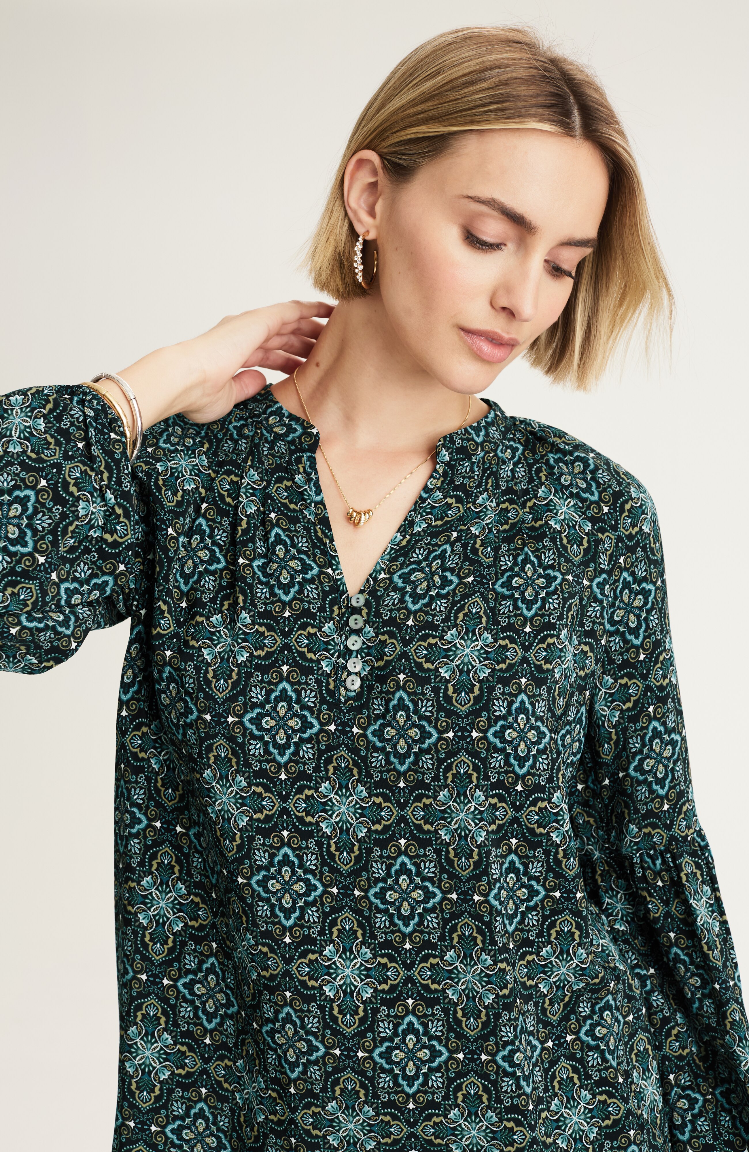 MEDALLION-PRINTED SHIRRED TOP | JJill