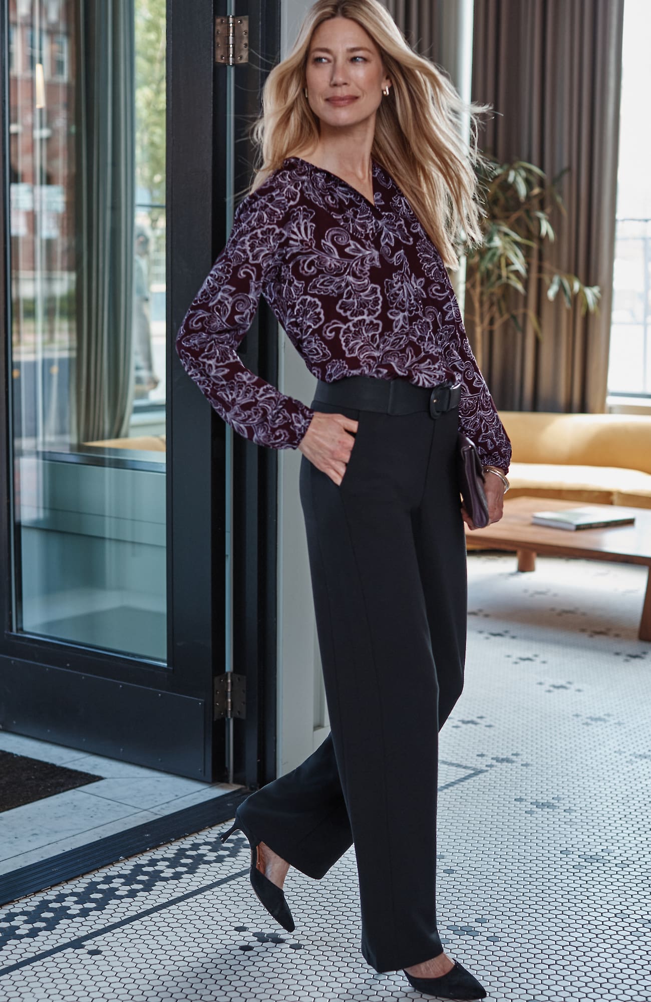 Jjill Petite Wearever Shirred Shirttail Blouse In Dark Fig Sequin Floral