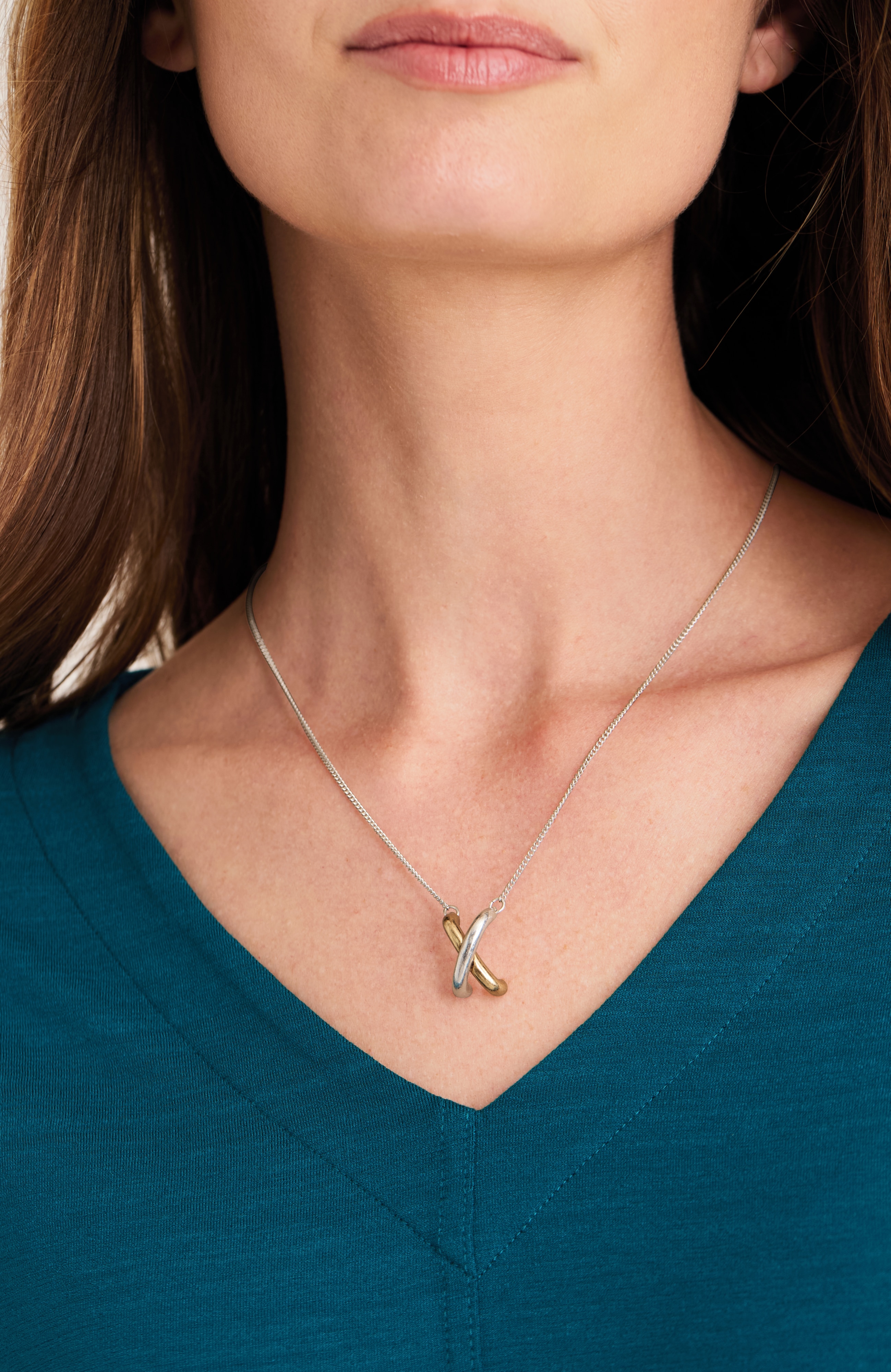 modern elements crisscross necklace
